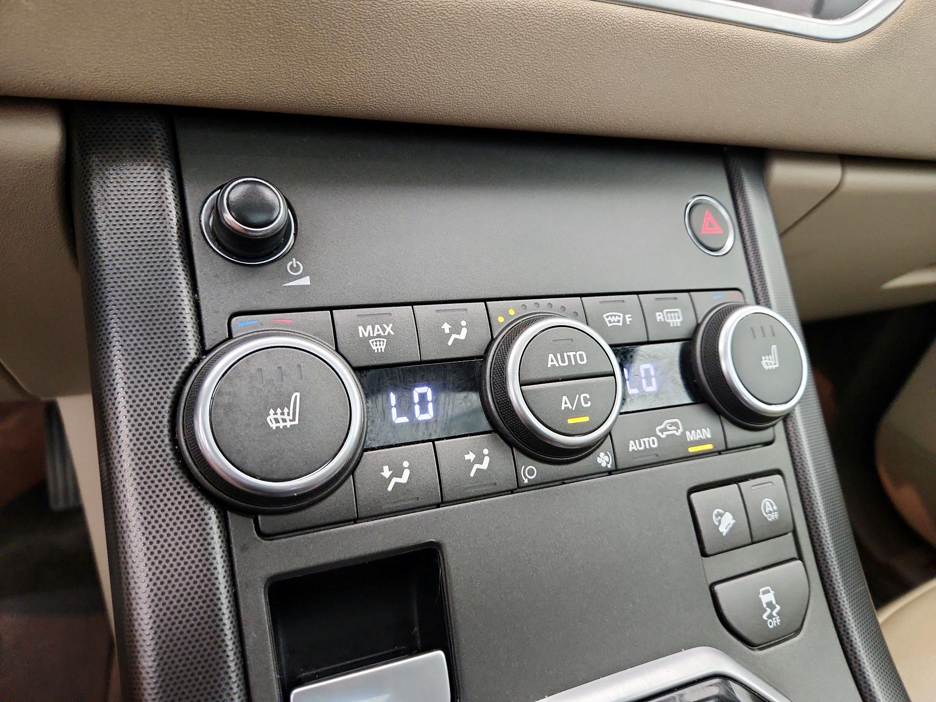 Thumbnail: 2018 Land Rover Range Rover Evoque - 16