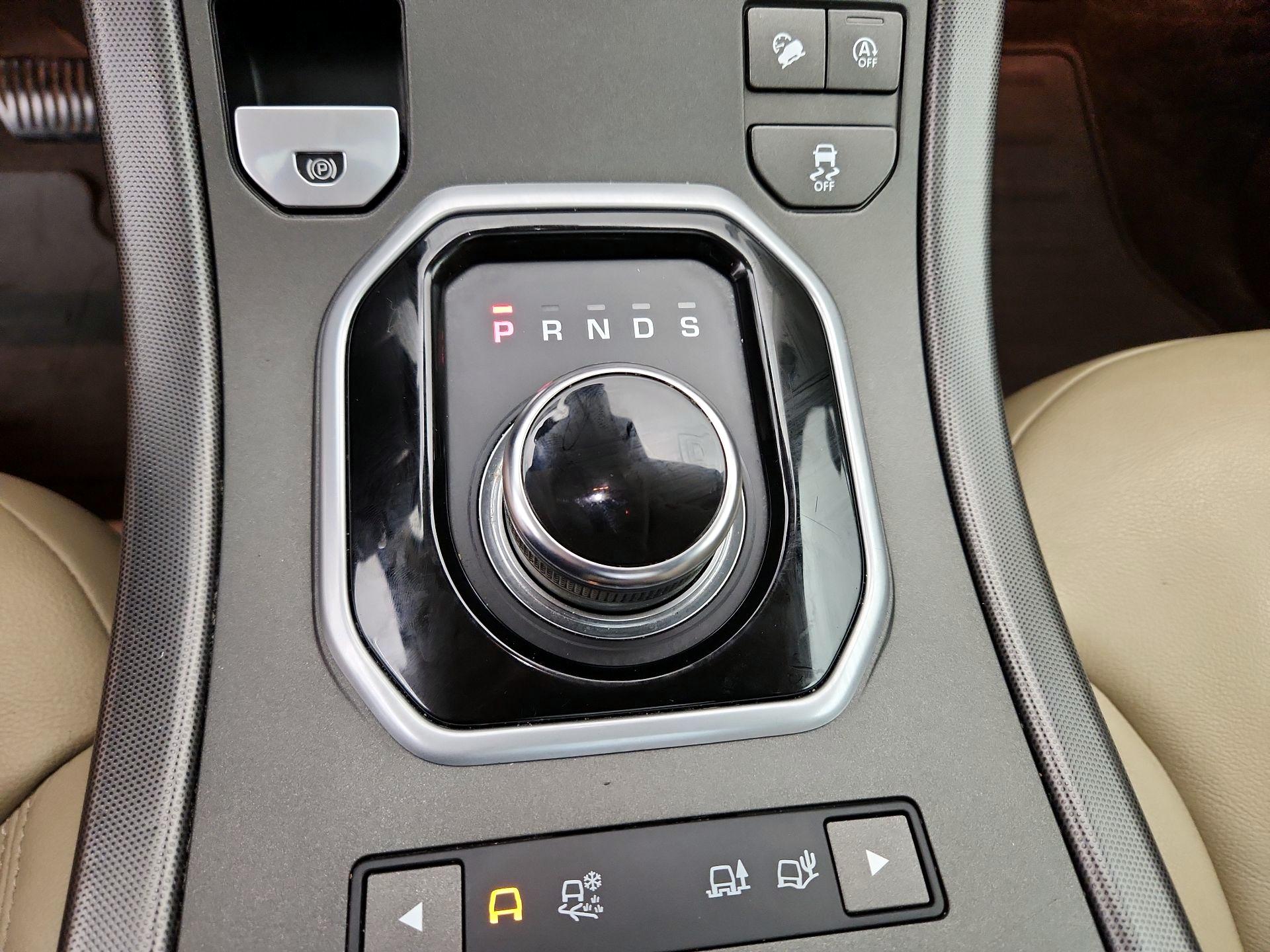 Thumbnail: 2018 Land Rover Range Rover Evoque - 17