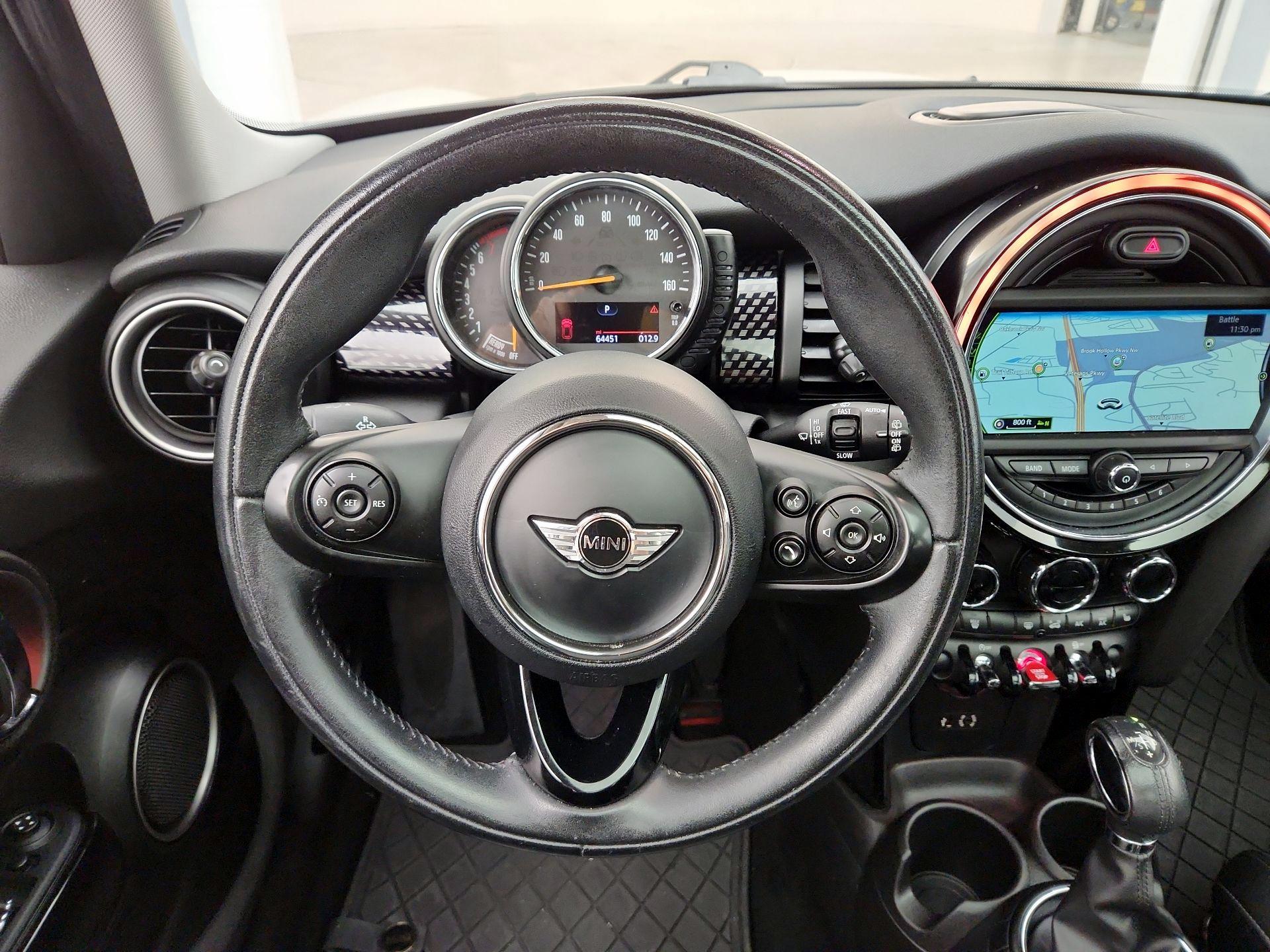 Thumbnail: 2015 MINI Cooper Hardtop - 10