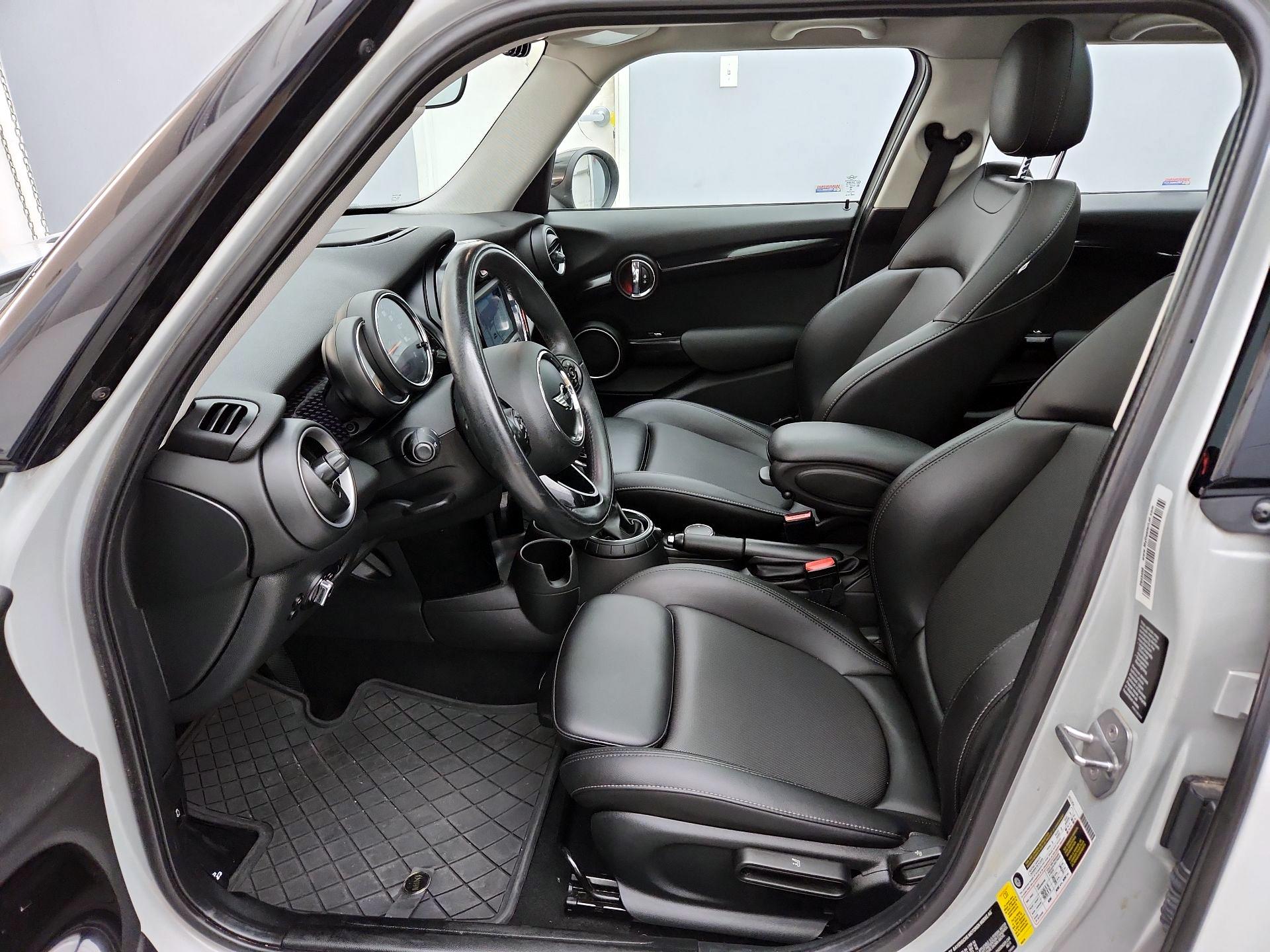Thumbnail: 2015 MINI Cooper Hardtop - 11