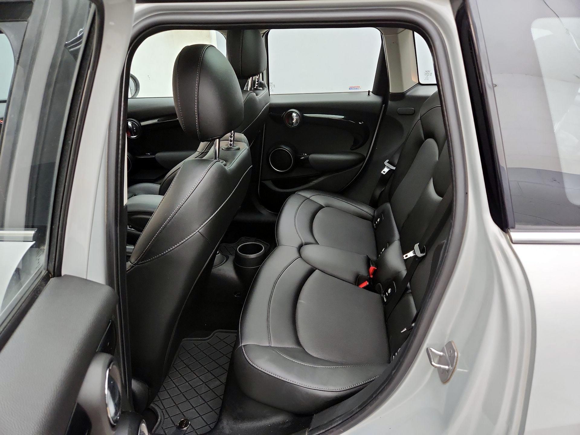 Thumbnail: 2015 MINI Cooper Hardtop - 20