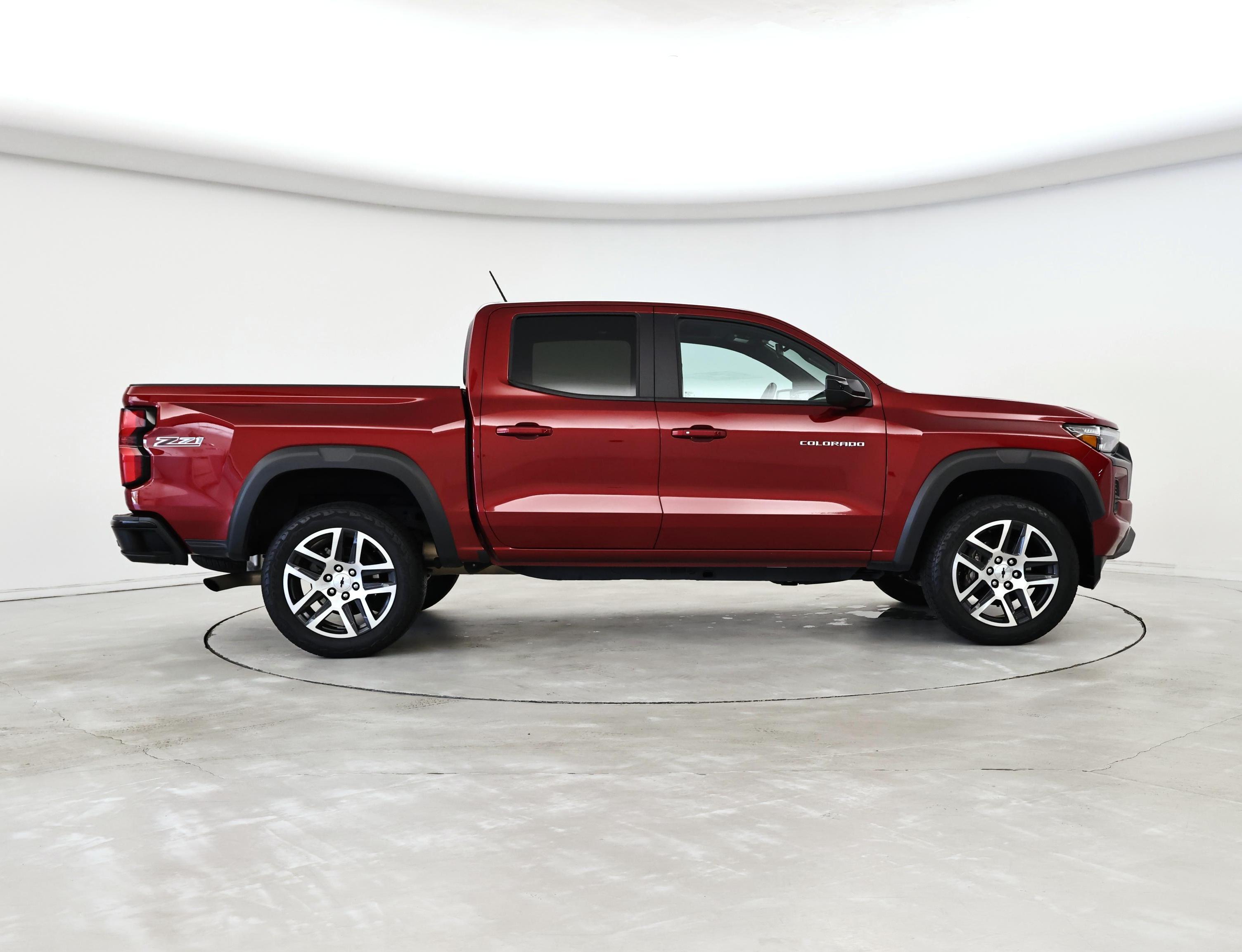 Thumbnail: 2024 Chevrolet Colorado - 7