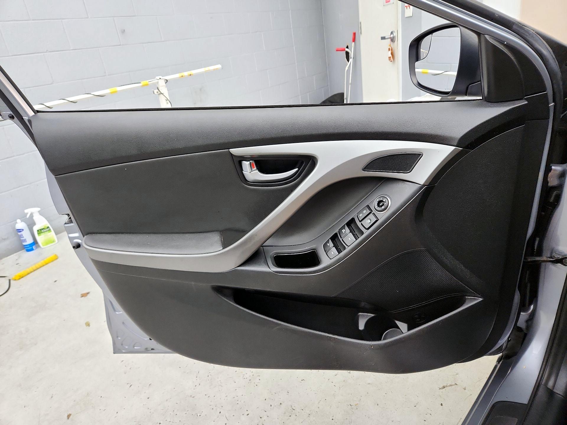 Thumbnail: 2015 Hyundai Elantra - 12
