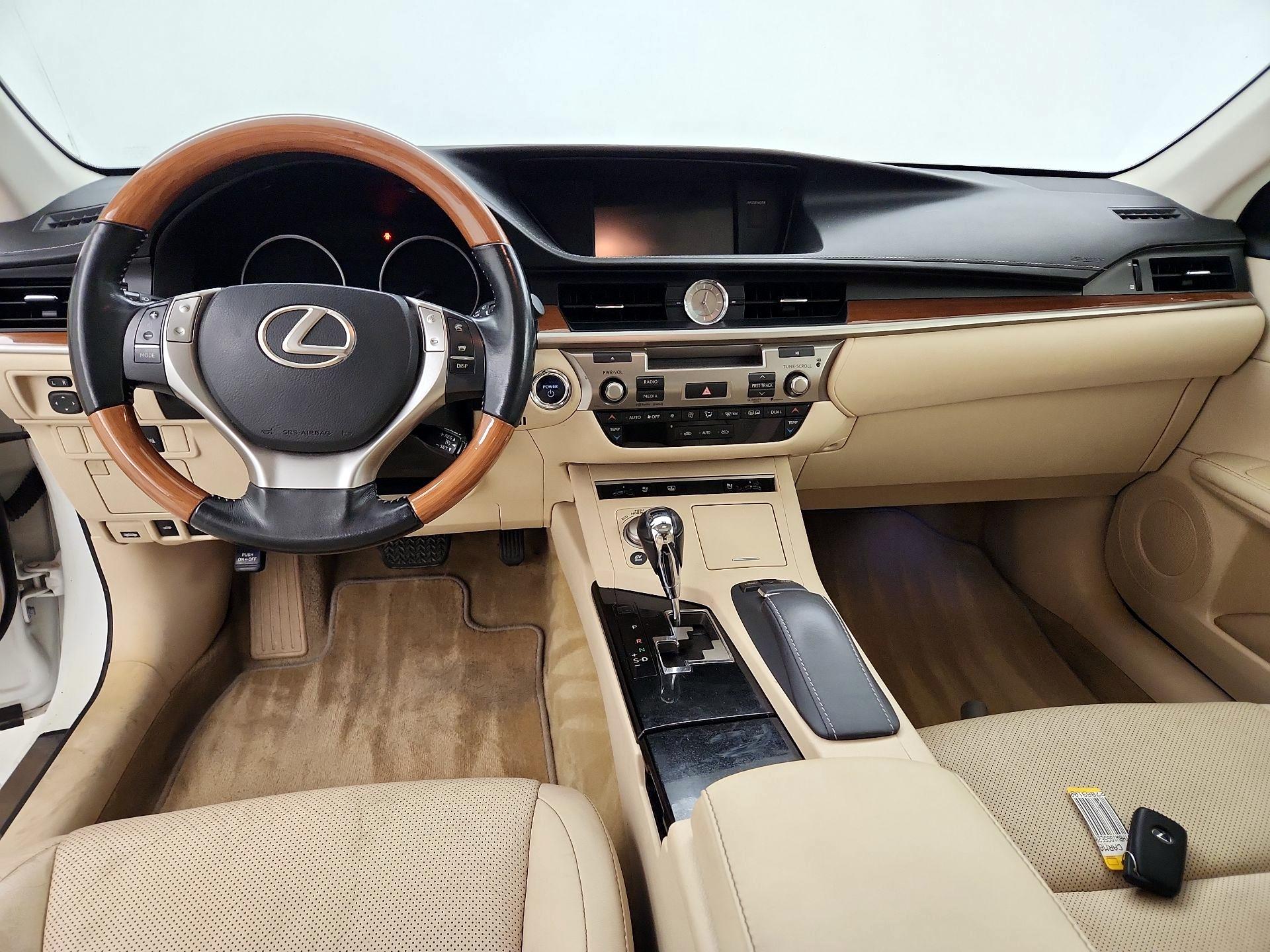 Thumbnail: 2014 Lexus ES - 9