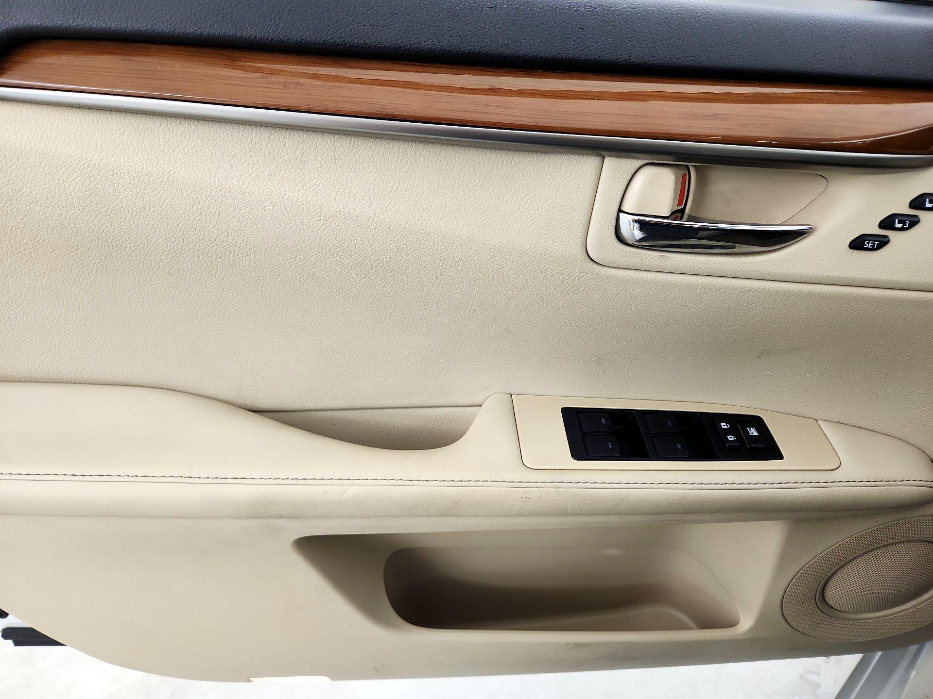Thumbnail: 2014 Lexus ES - 12