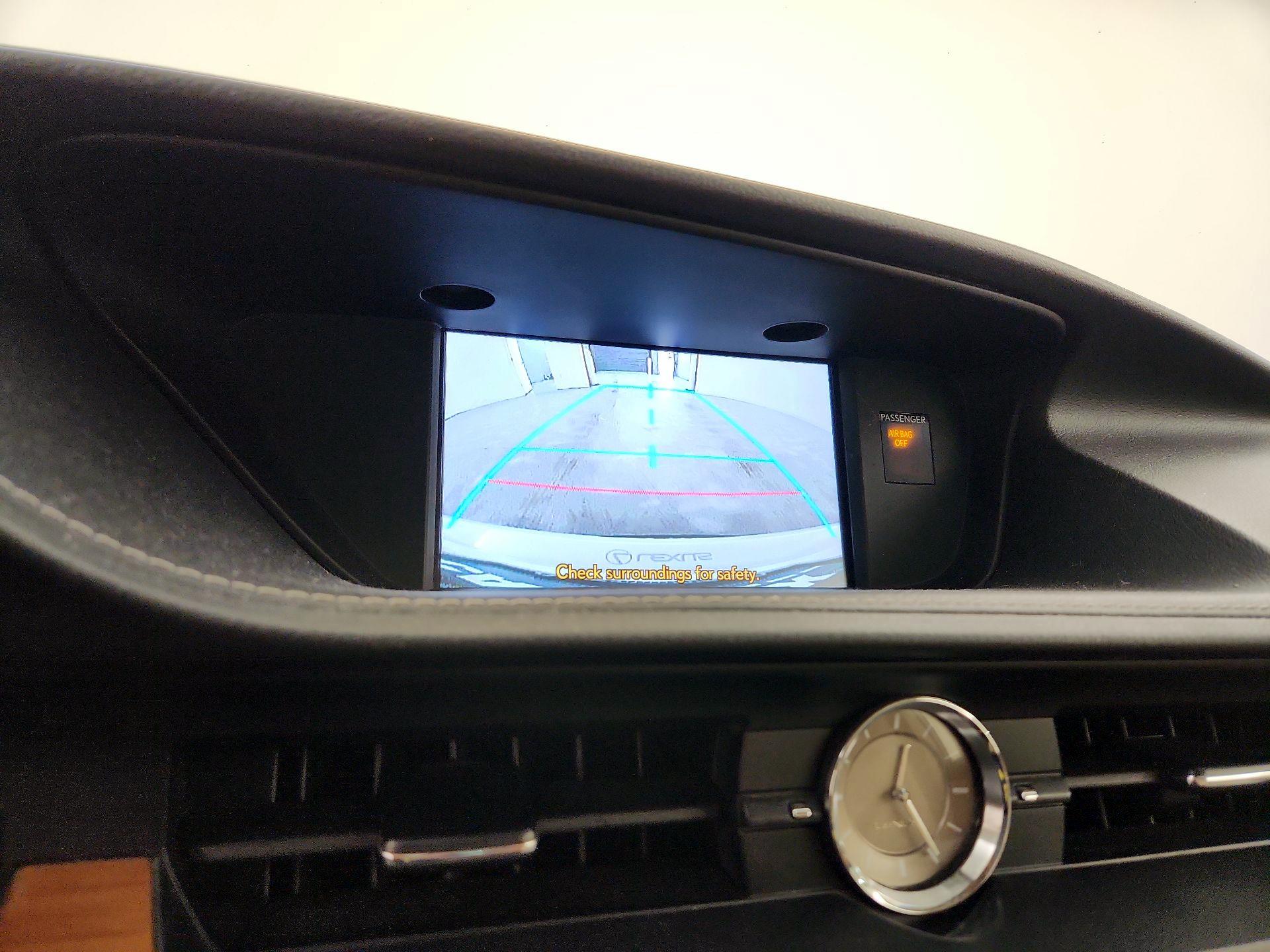 Thumbnail: 2014 Lexus ES - 14