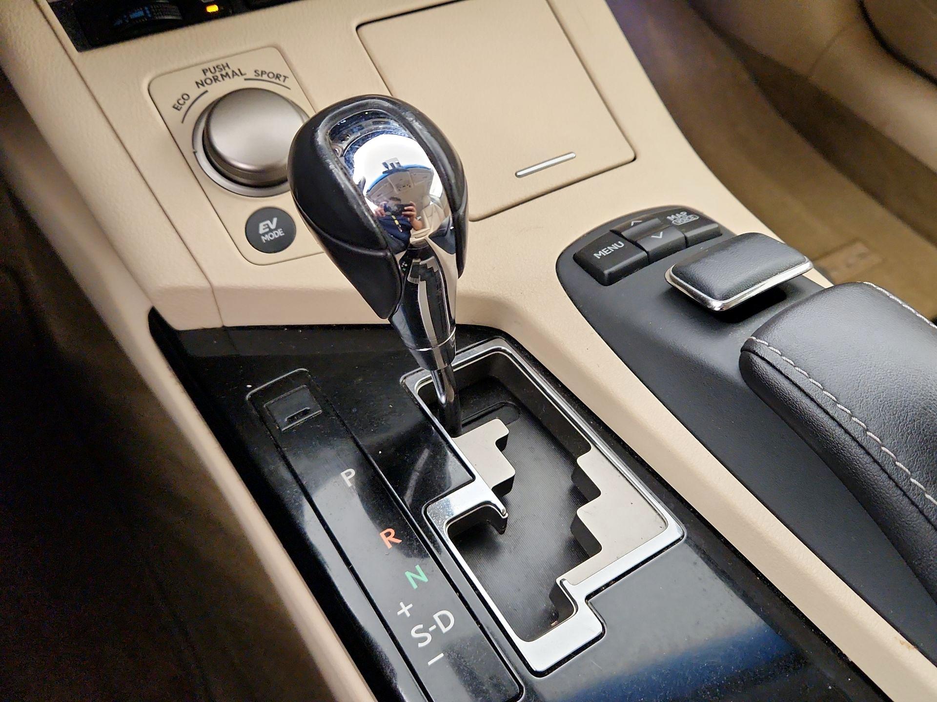 Thumbnail: 2014 Lexus ES - 17