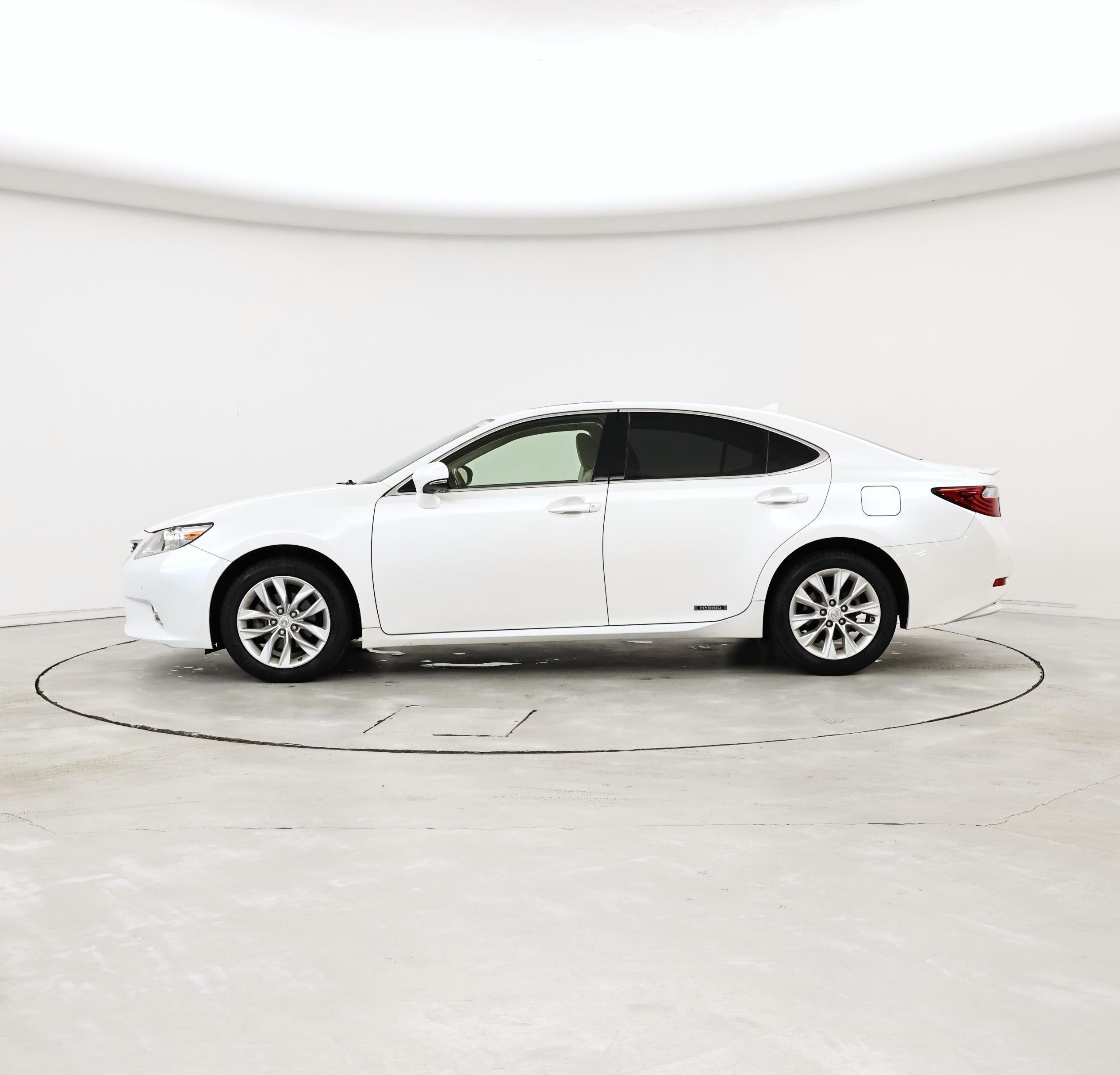 Thumbnail: 2014 Lexus ES - 3