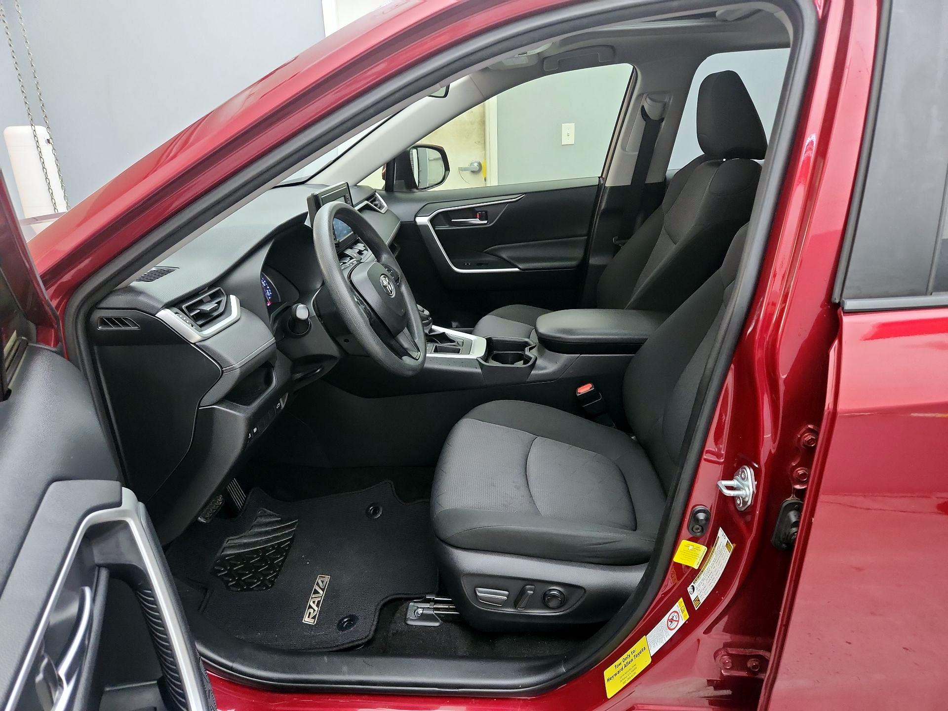 Thumbnail: 2019 Toyota RAV4 - 11