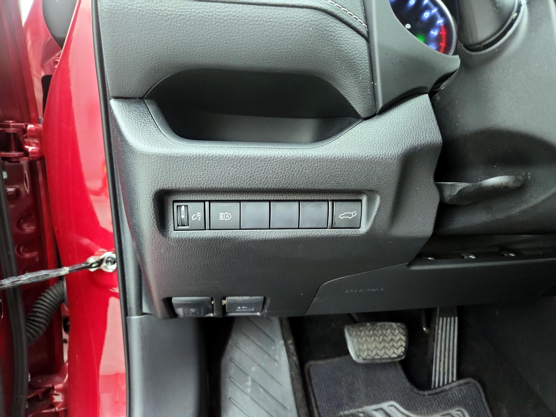 Thumbnail: 2019 Toyota RAV4 - 13