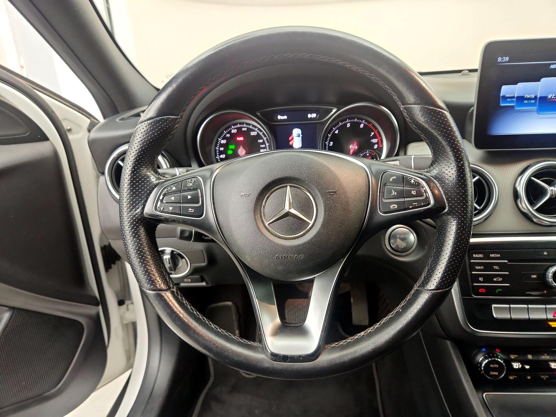 Thumbnail: 2019 Mercedes-Benz GLA - 10