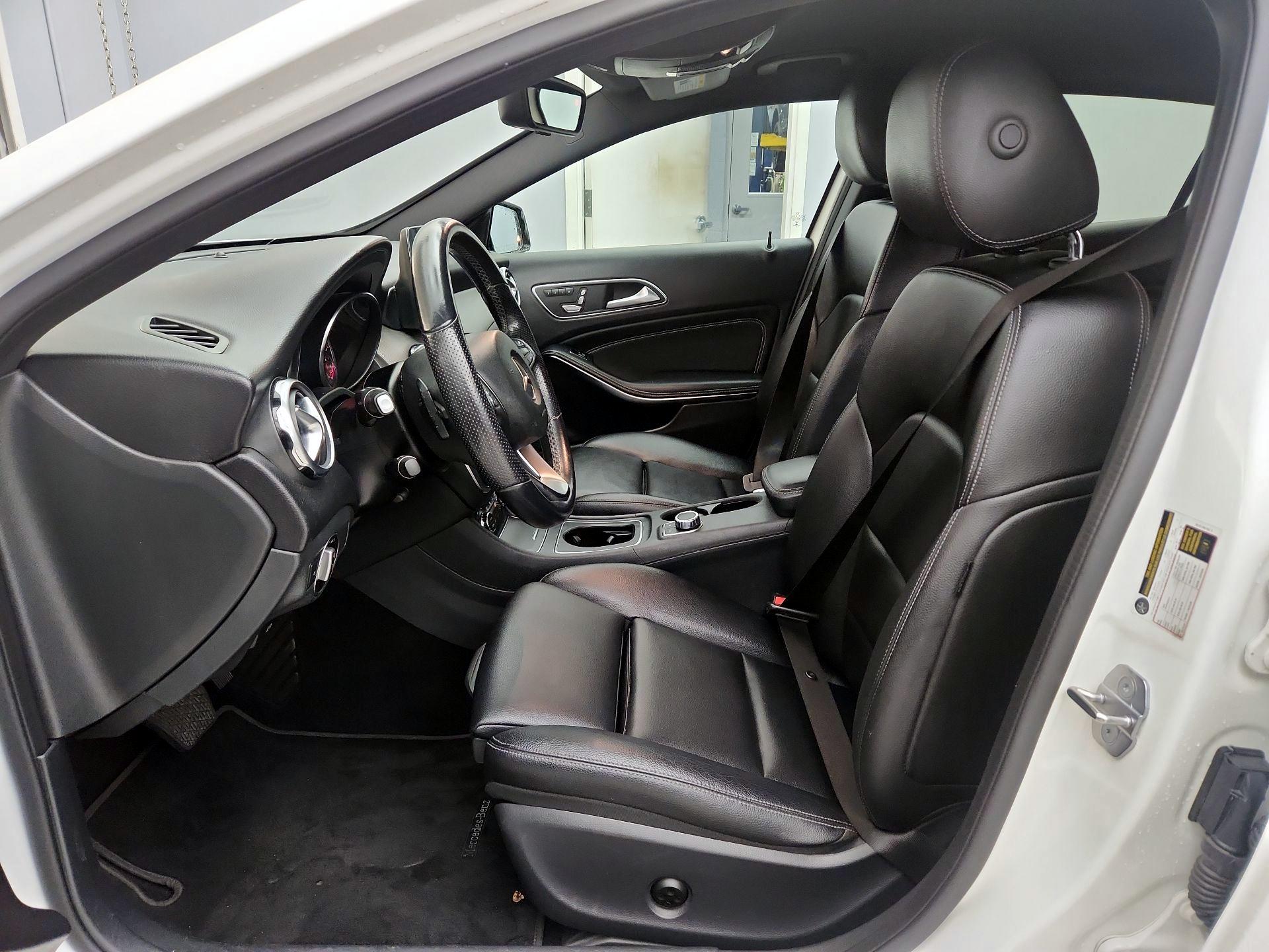 Thumbnail: 2019 Mercedes-Benz GLA - 11