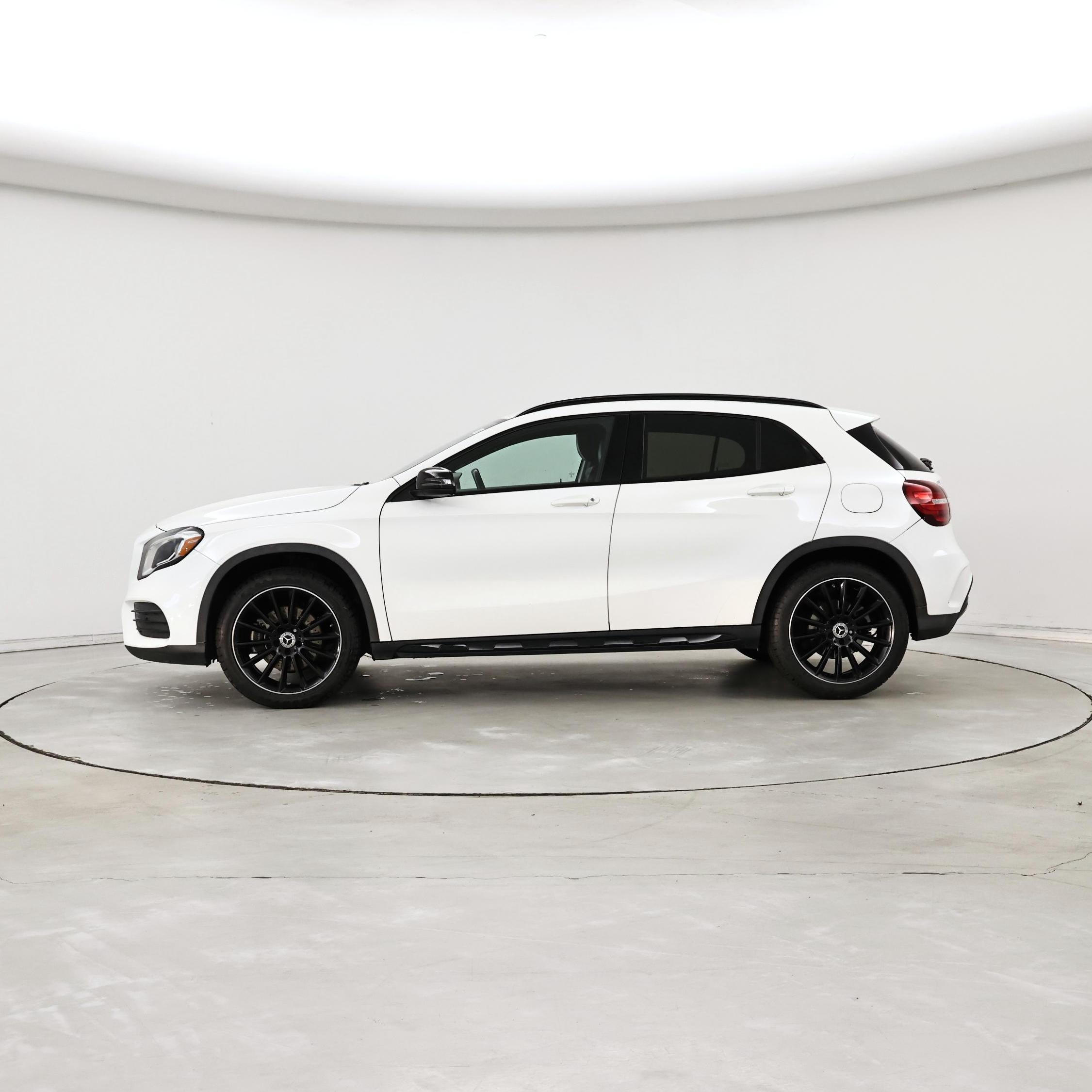 Thumbnail: 2019 Mercedes-Benz GLA - 3