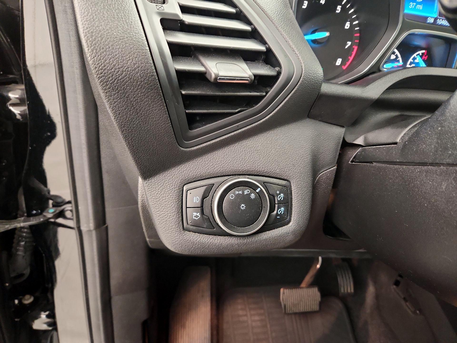 Thumbnail: 2016 Ford Escape - 13