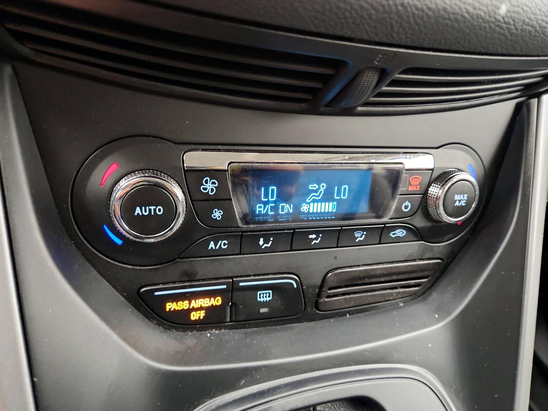 Thumbnail: 2016 Ford Escape - 16