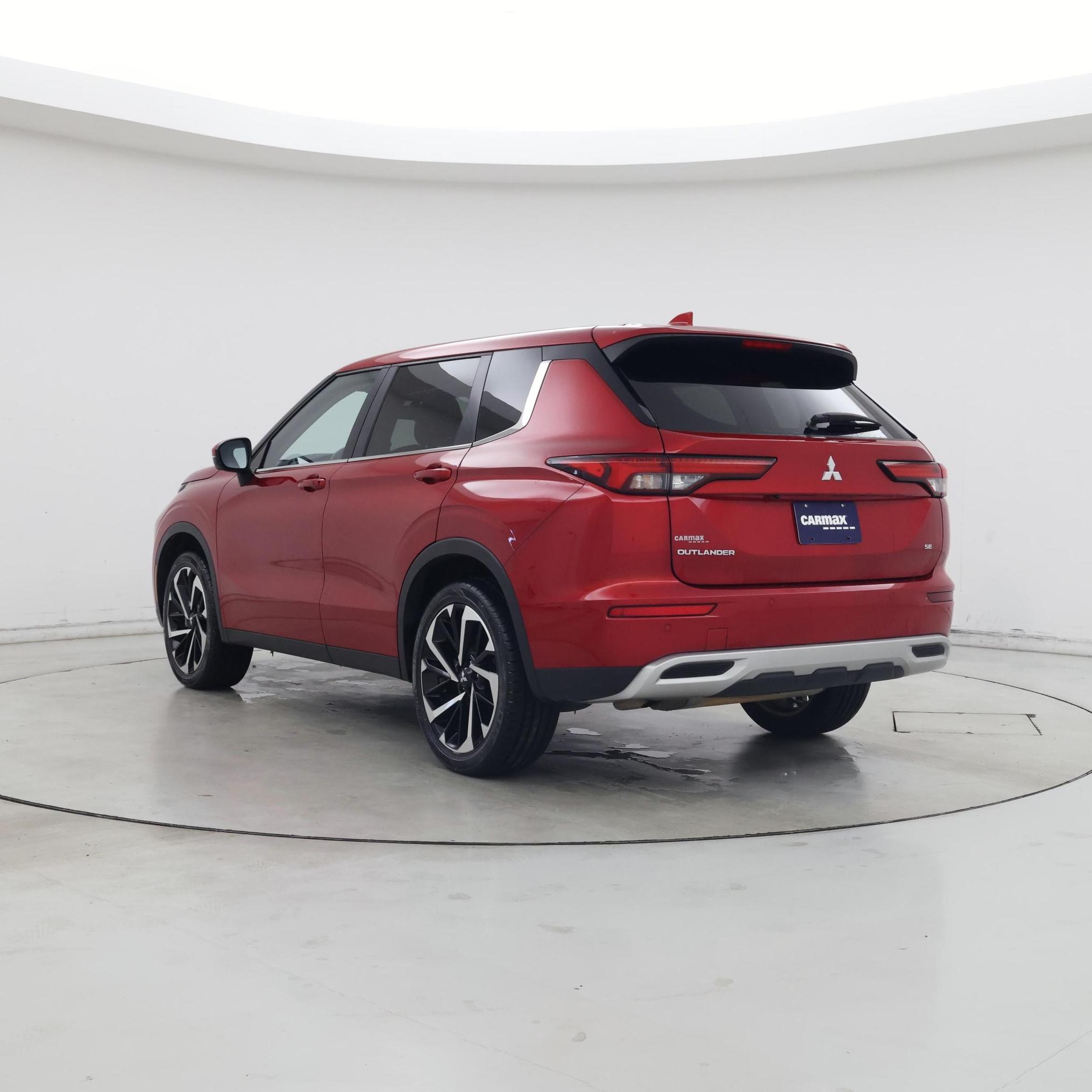 Thumbnail: 2023 Mitsubishi Outlander - 2