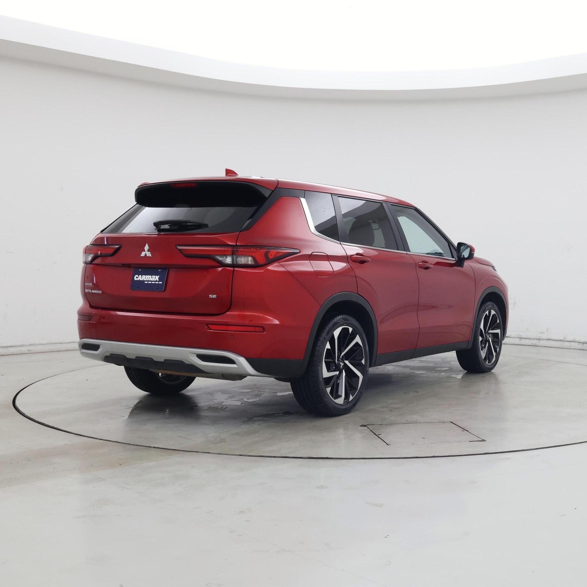 Thumbnail: 2023 Mitsubishi Outlander - 8