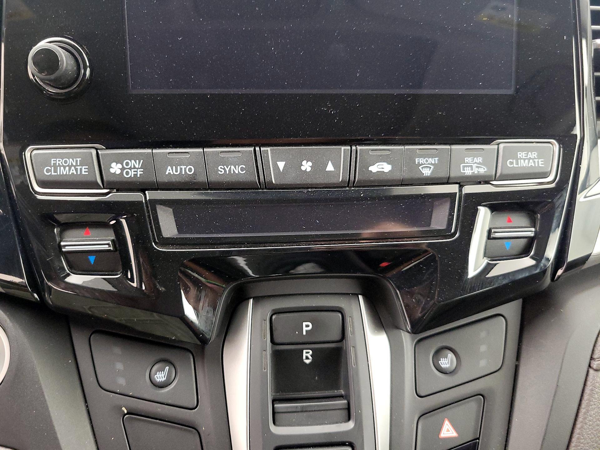Thumbnail: 2018 Honda Odyssey - 16