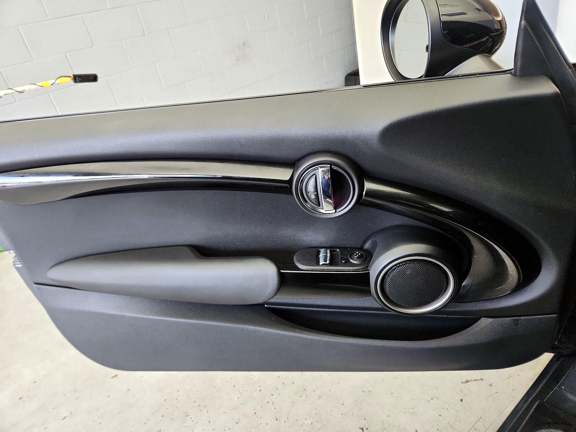 Thumbnail: 2015 MINI Cooper Hardtop - 12