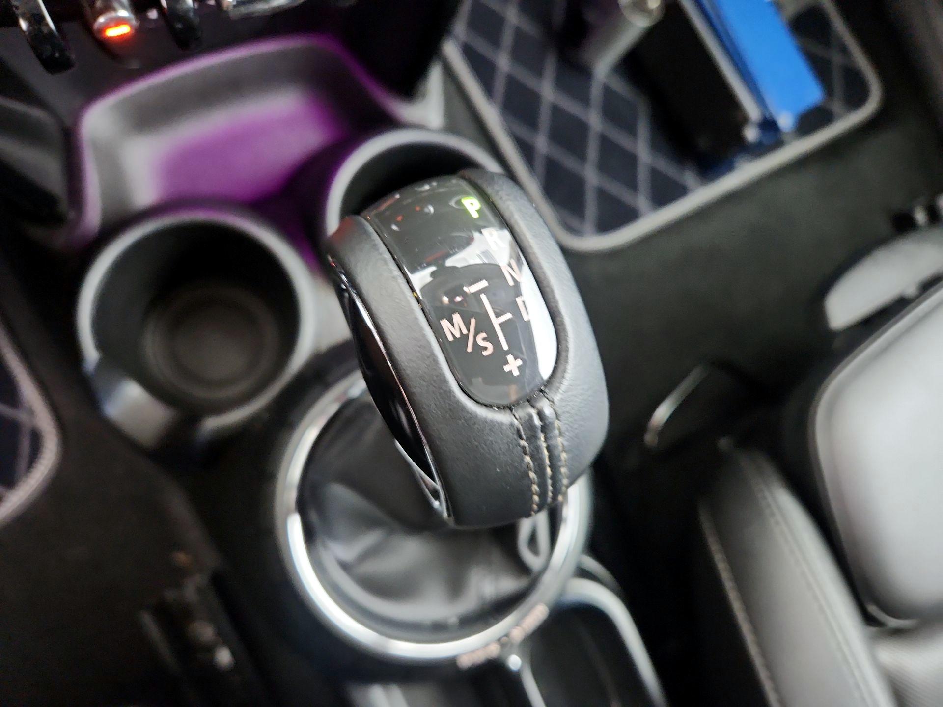 Thumbnail: 2015 MINI Cooper Hardtop - 16