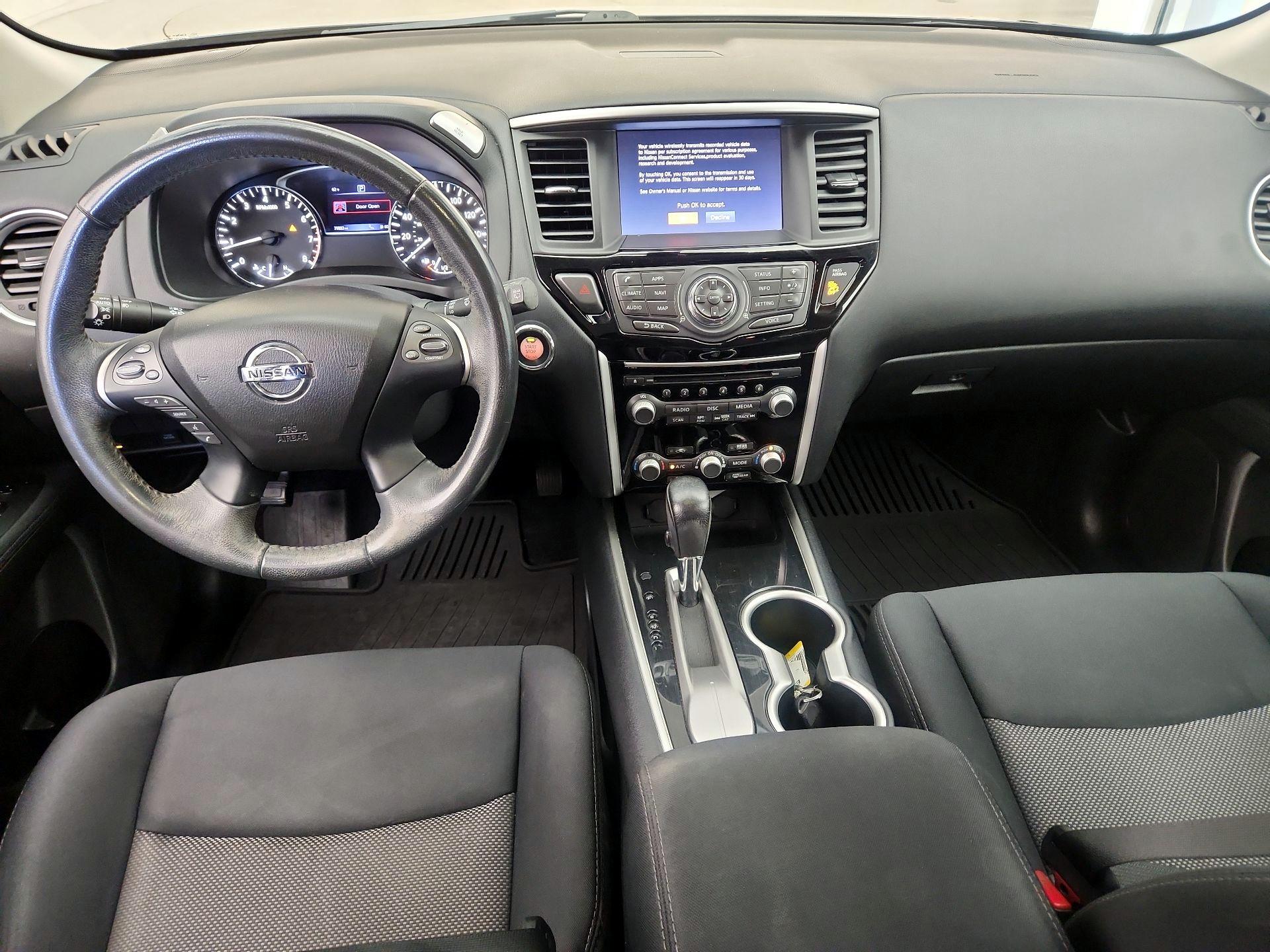 Thumbnail: 2017 Nissan Pathfinder - 9