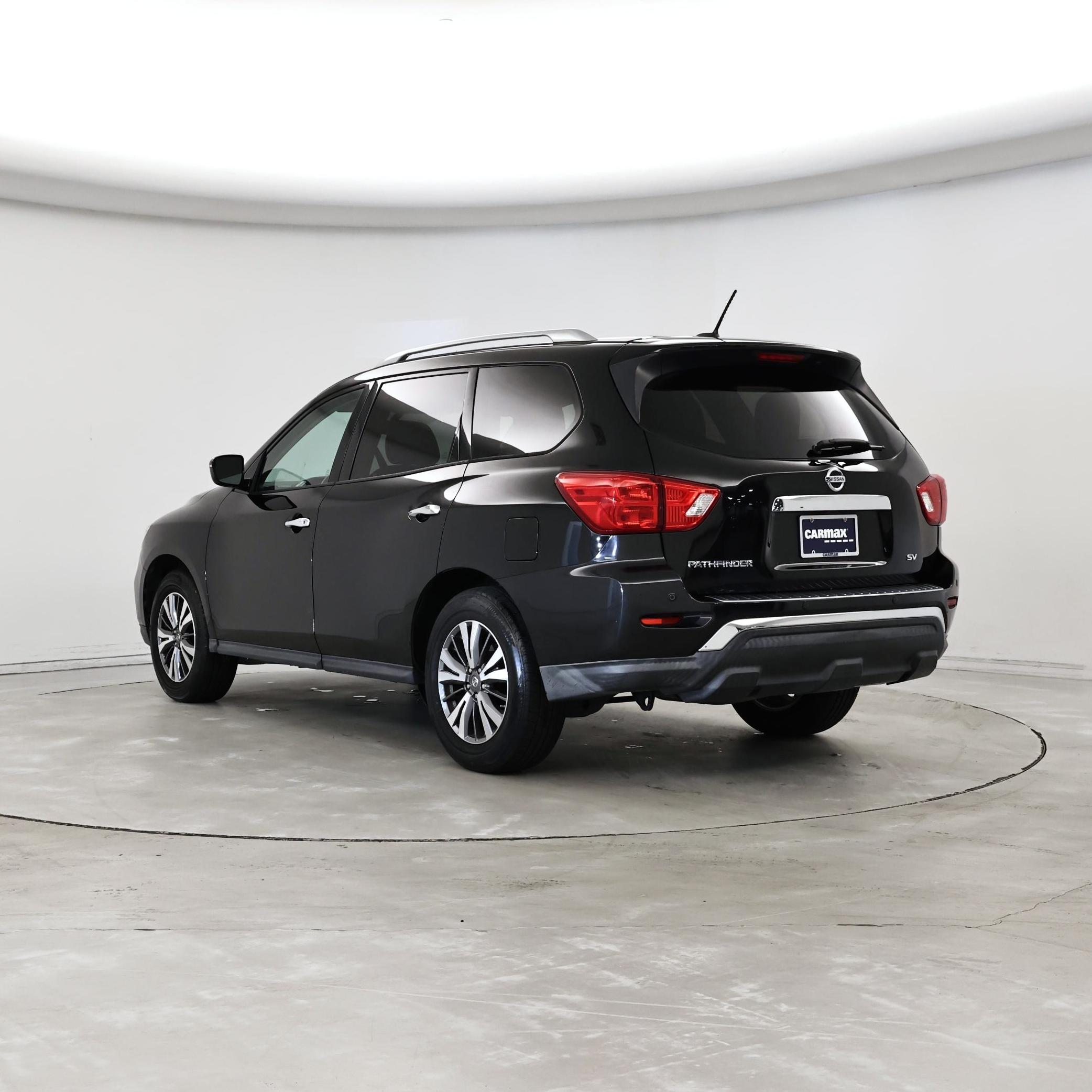 Thumbnail: 2017 Nissan Pathfinder - 2