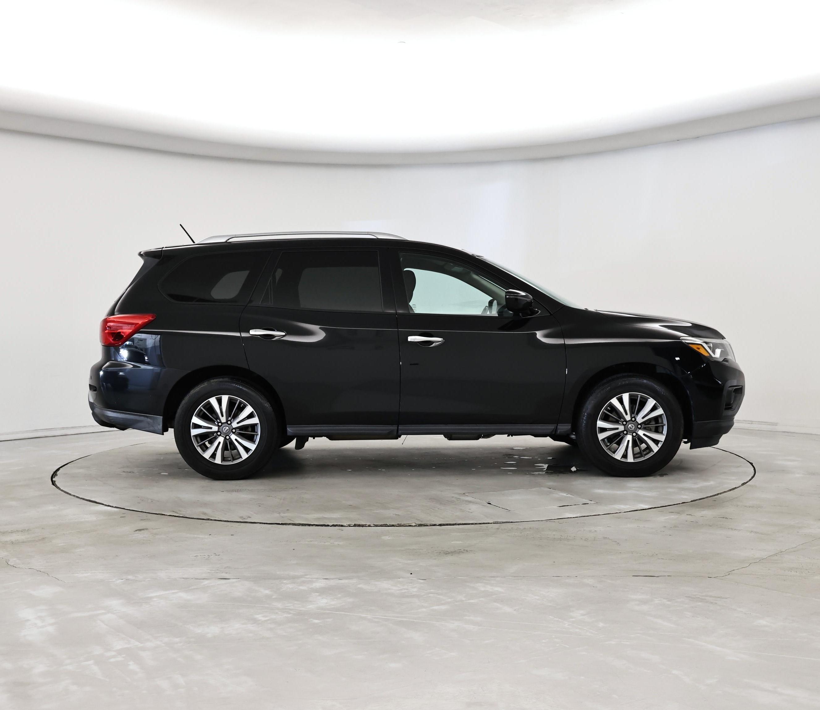 Thumbnail: 2017 Nissan Pathfinder - 7