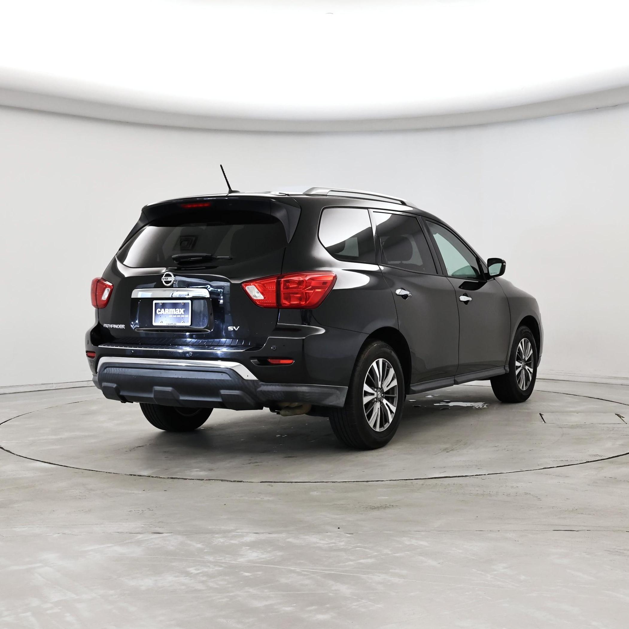 Thumbnail: 2017 Nissan Pathfinder - 8