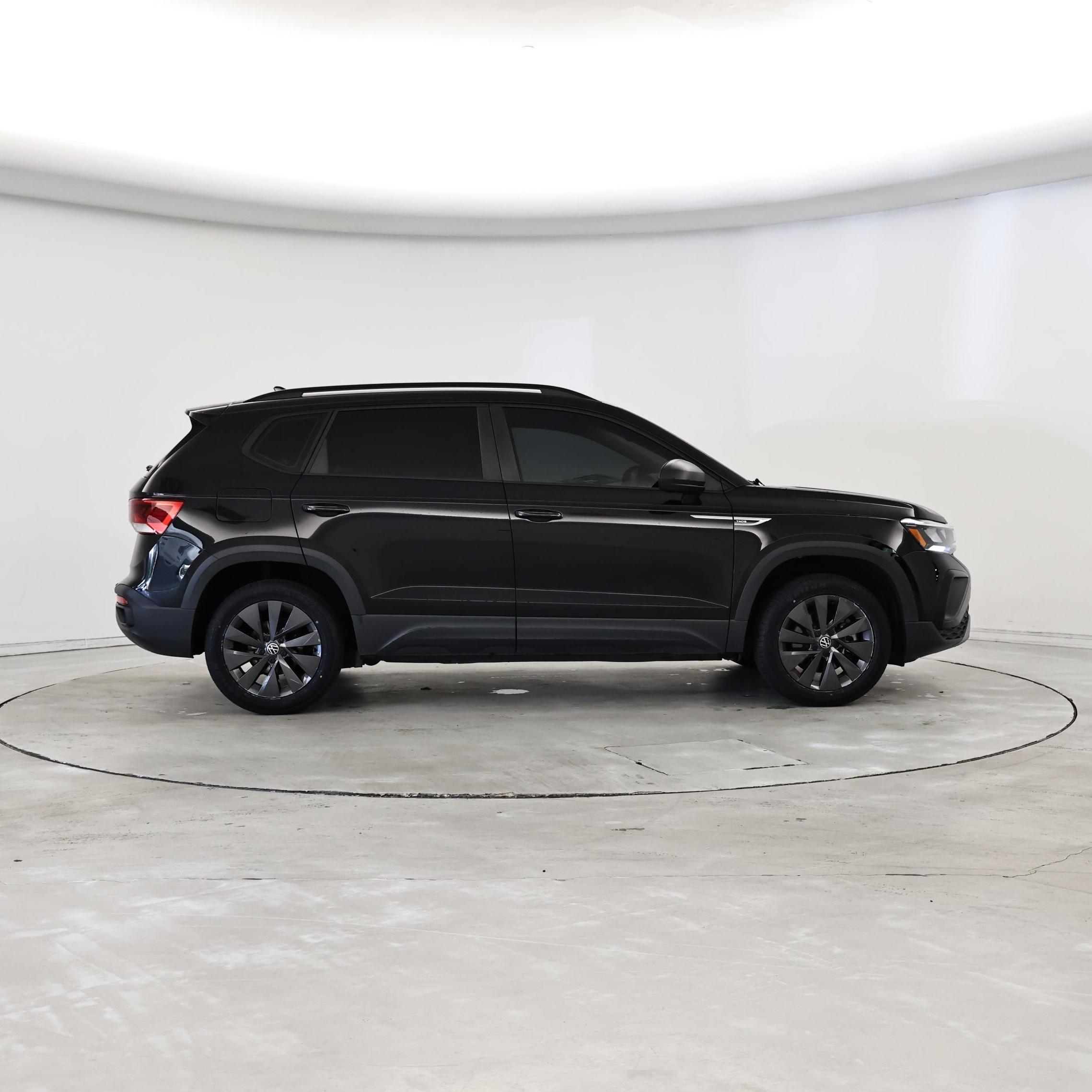 Thumbnail: 2023 Volkswagen Taos - 7