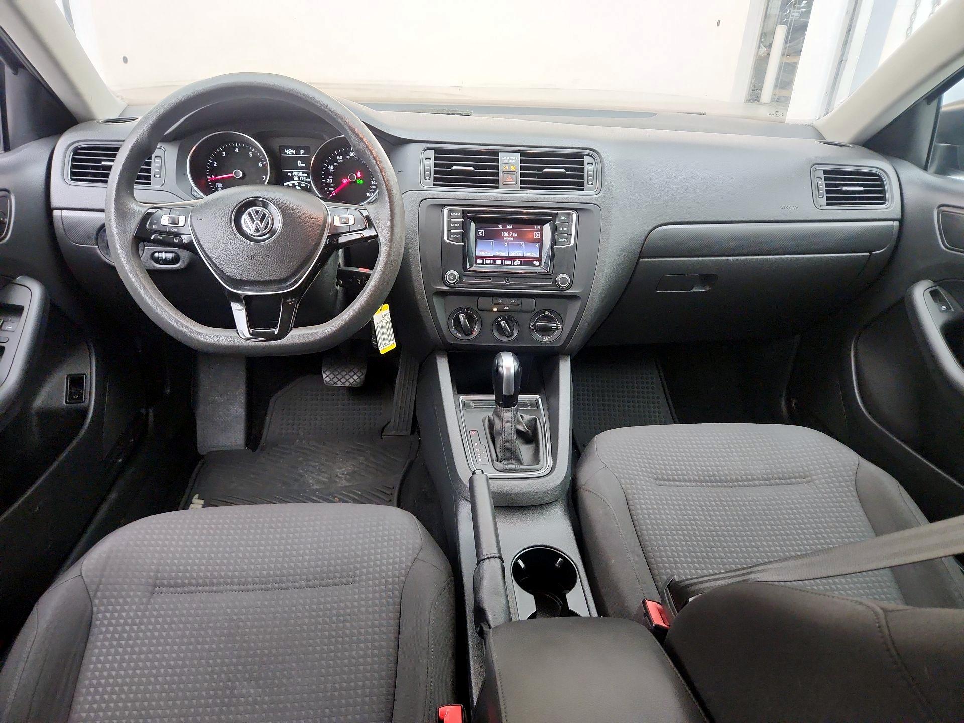 Thumbnail: 2016 Volkswagen Jetta - 9