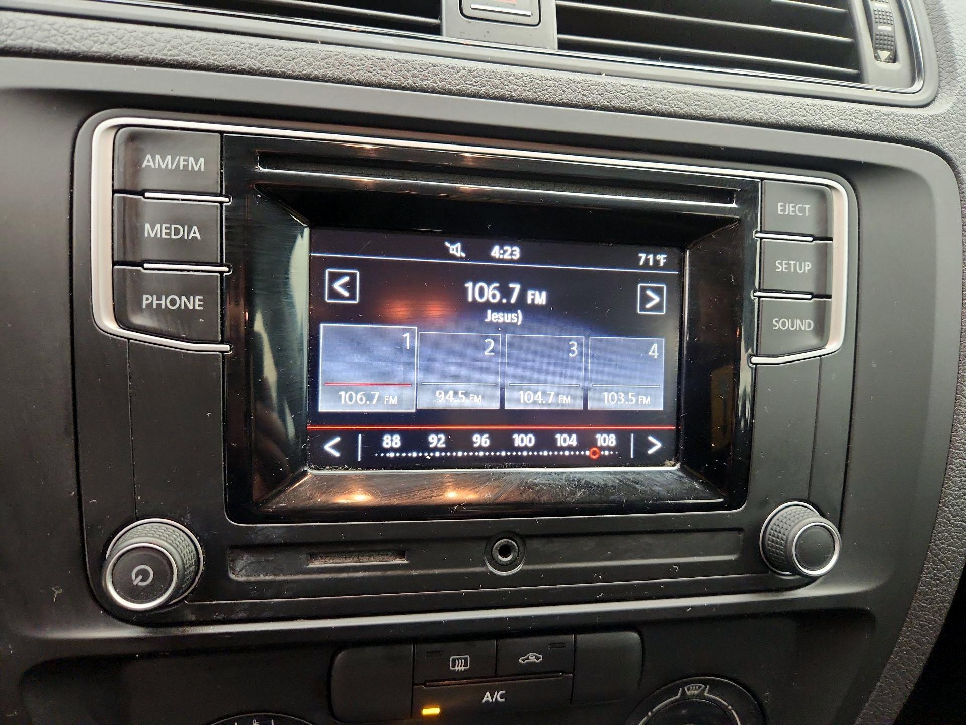 Thumbnail: 2016 Volkswagen Jetta - 14