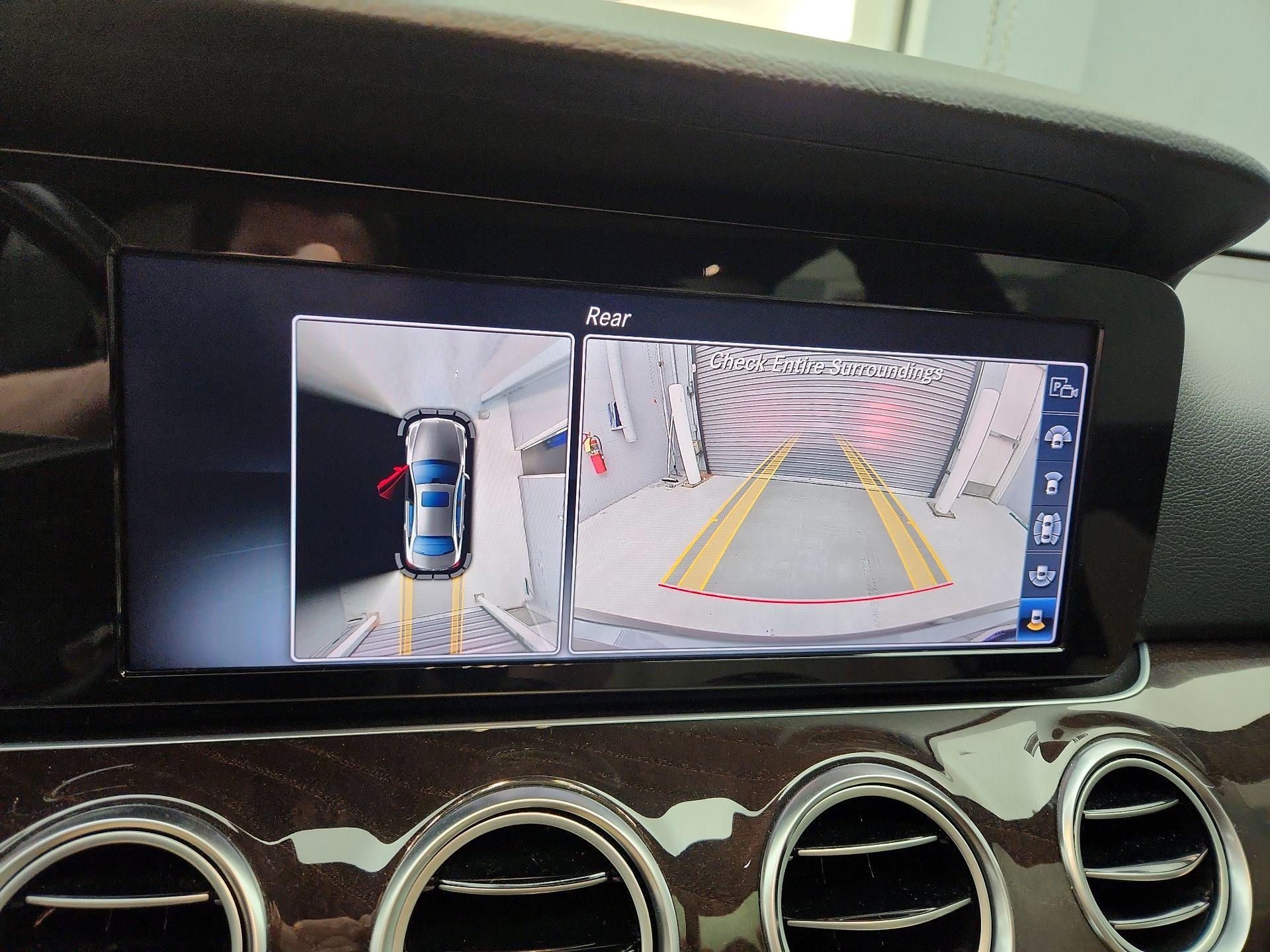 Thumbnail: 2019 Mercedes-Benz E-Class - 15