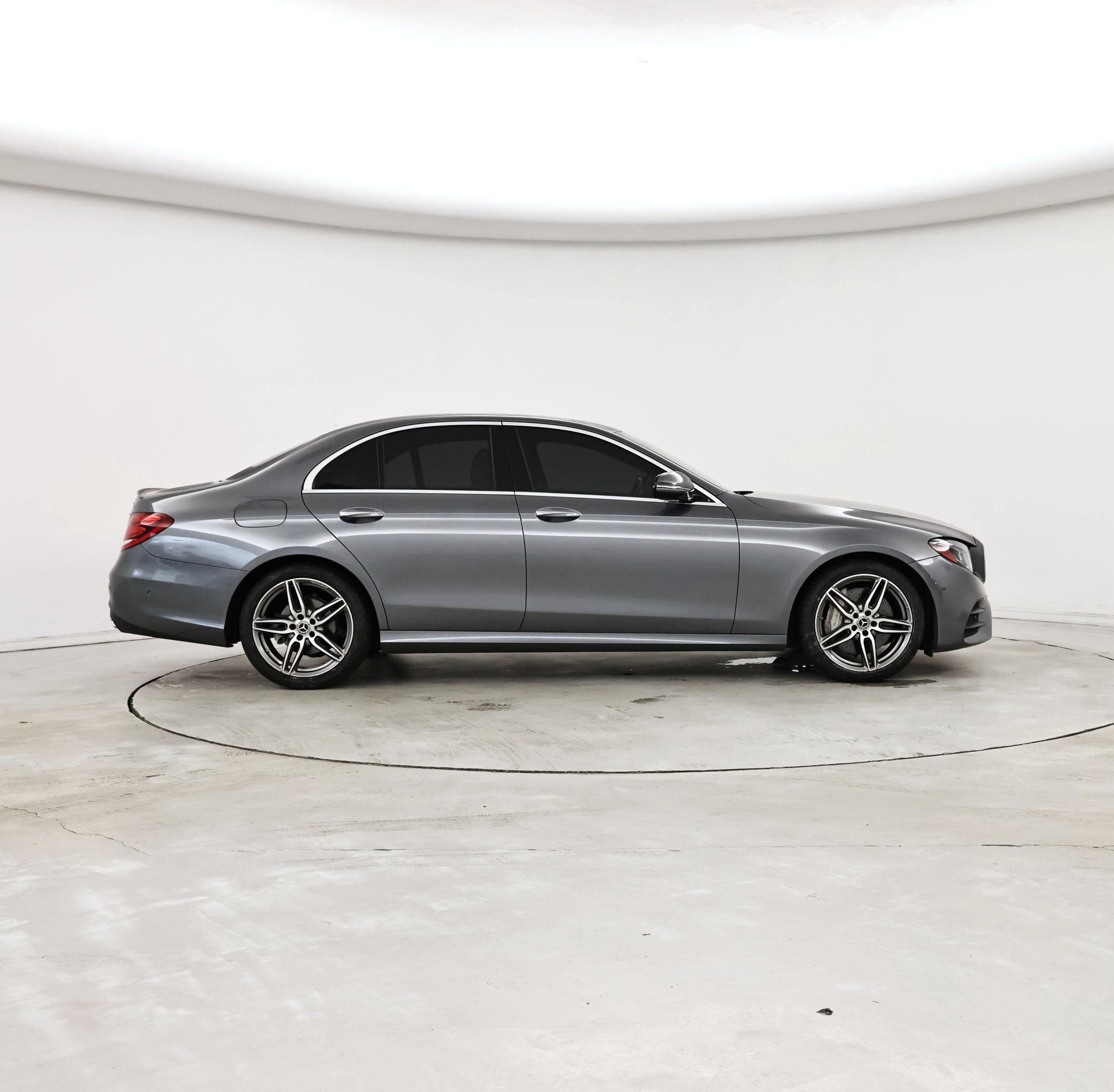Thumbnail: 2019 Mercedes-Benz E-Class - 7