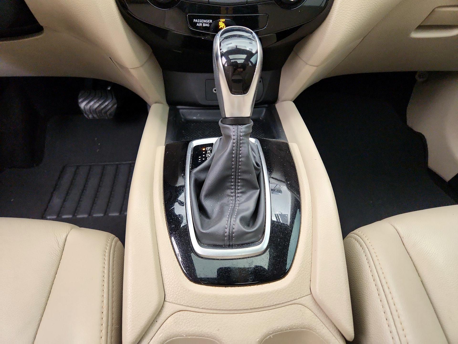 Thumbnail: 2018 Nissan Rogue - 18