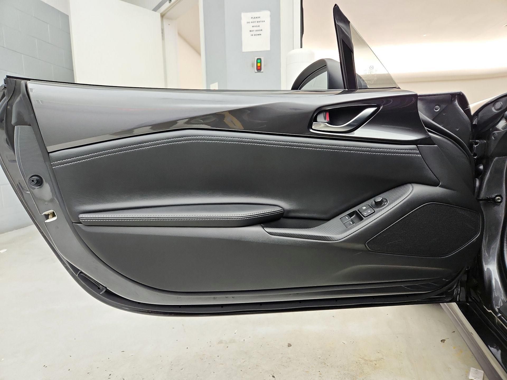 Thumbnail: 2021 Mazda MX-5 Miata - 12