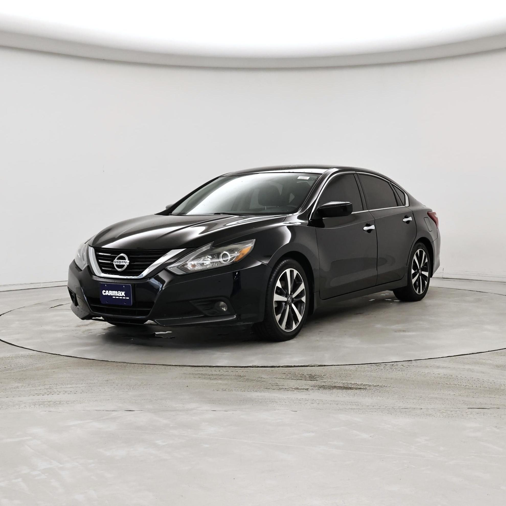 Thumbnail: 2018 Nissan Altima - 4