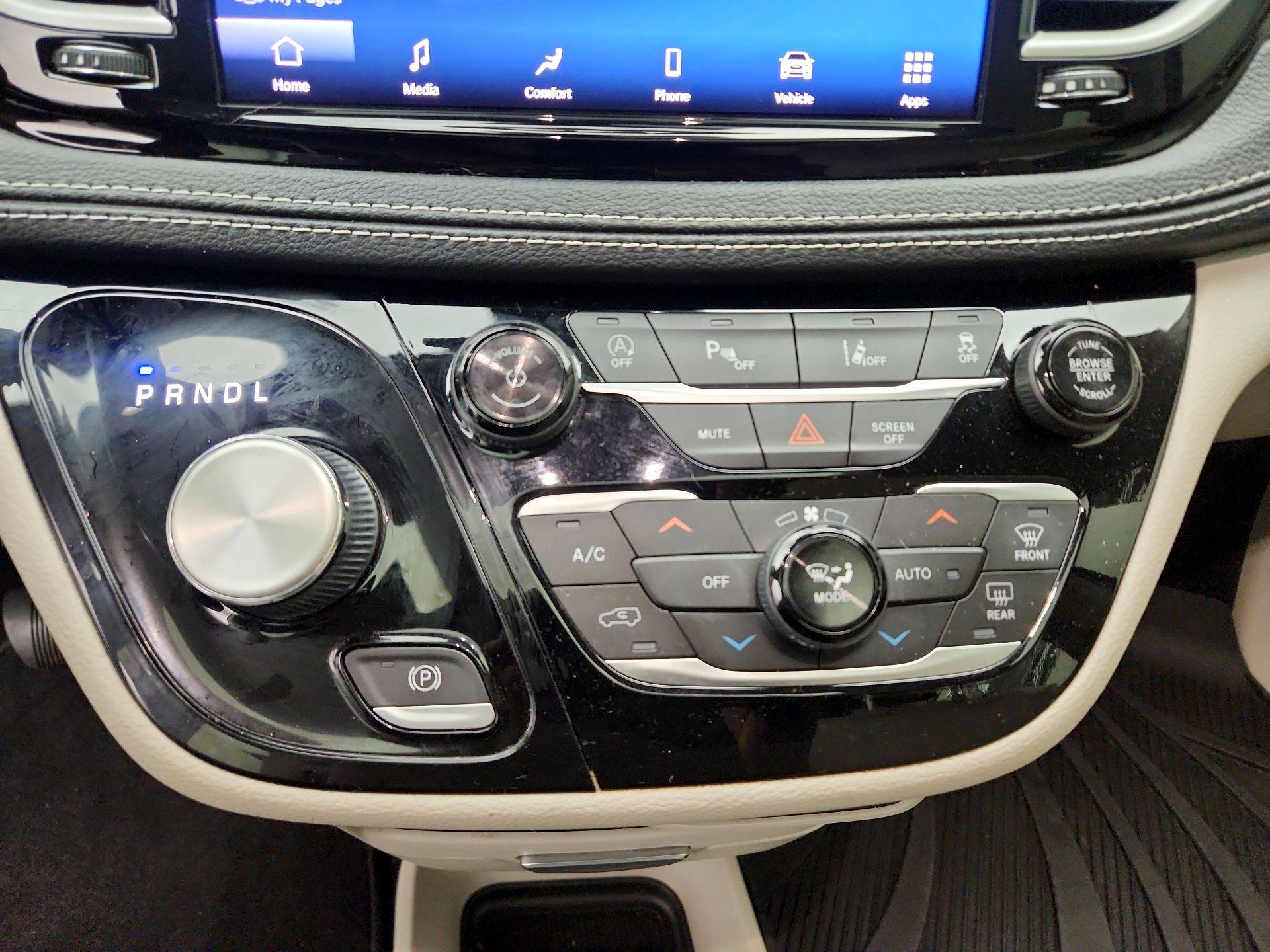 Thumbnail: 2021 Chrysler Pacifica - 16