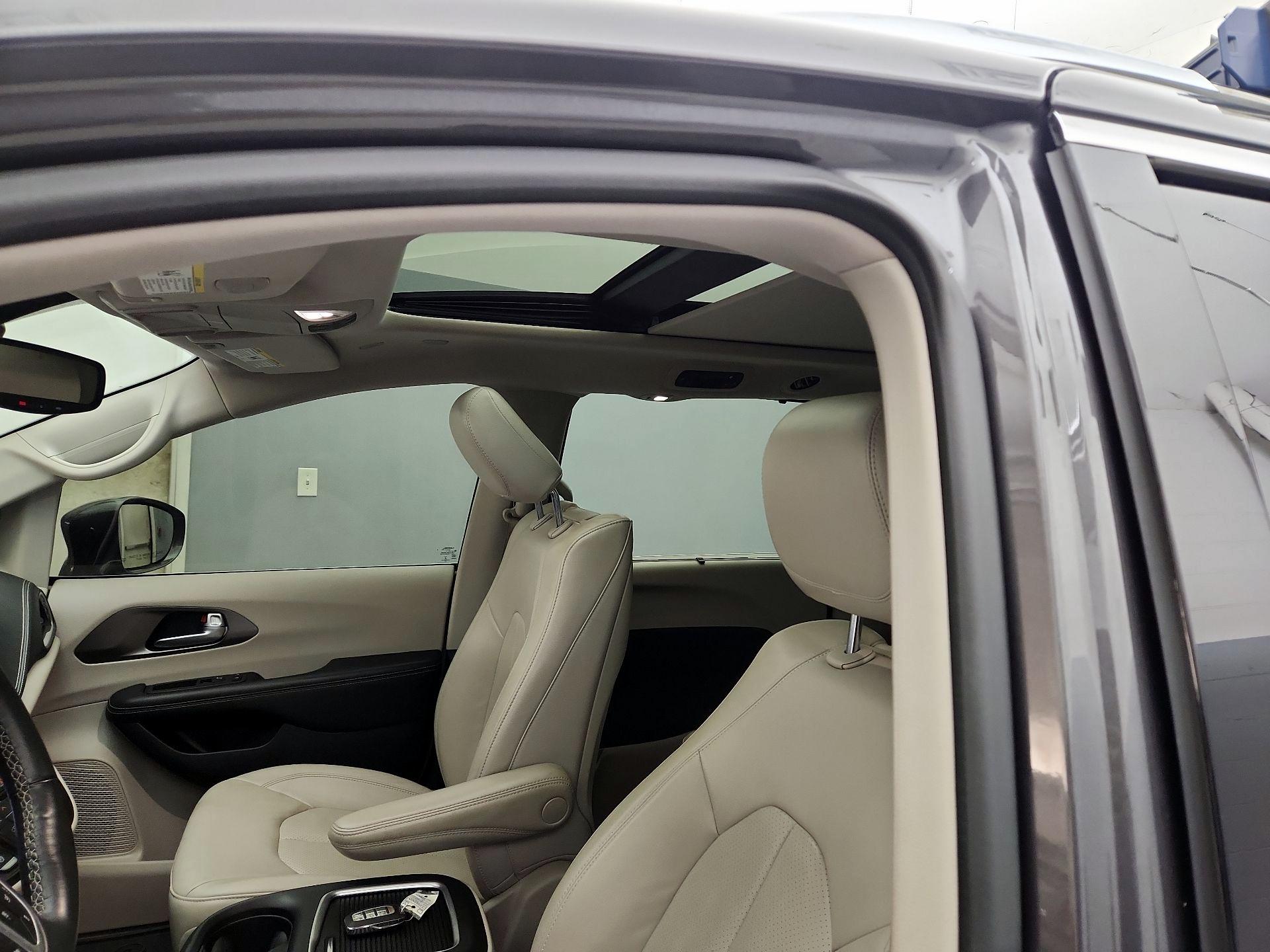 Thumbnail: 2021 Chrysler Pacifica - 19