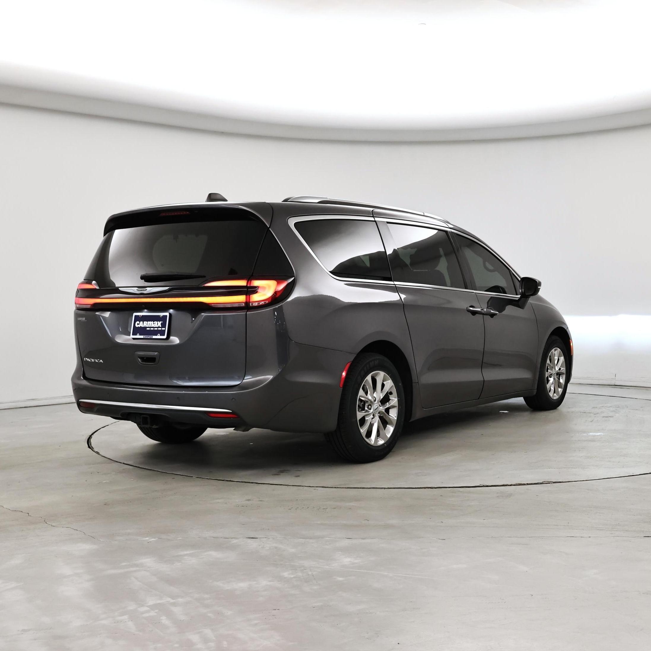 Thumbnail: 2021 Chrysler Pacifica - 8