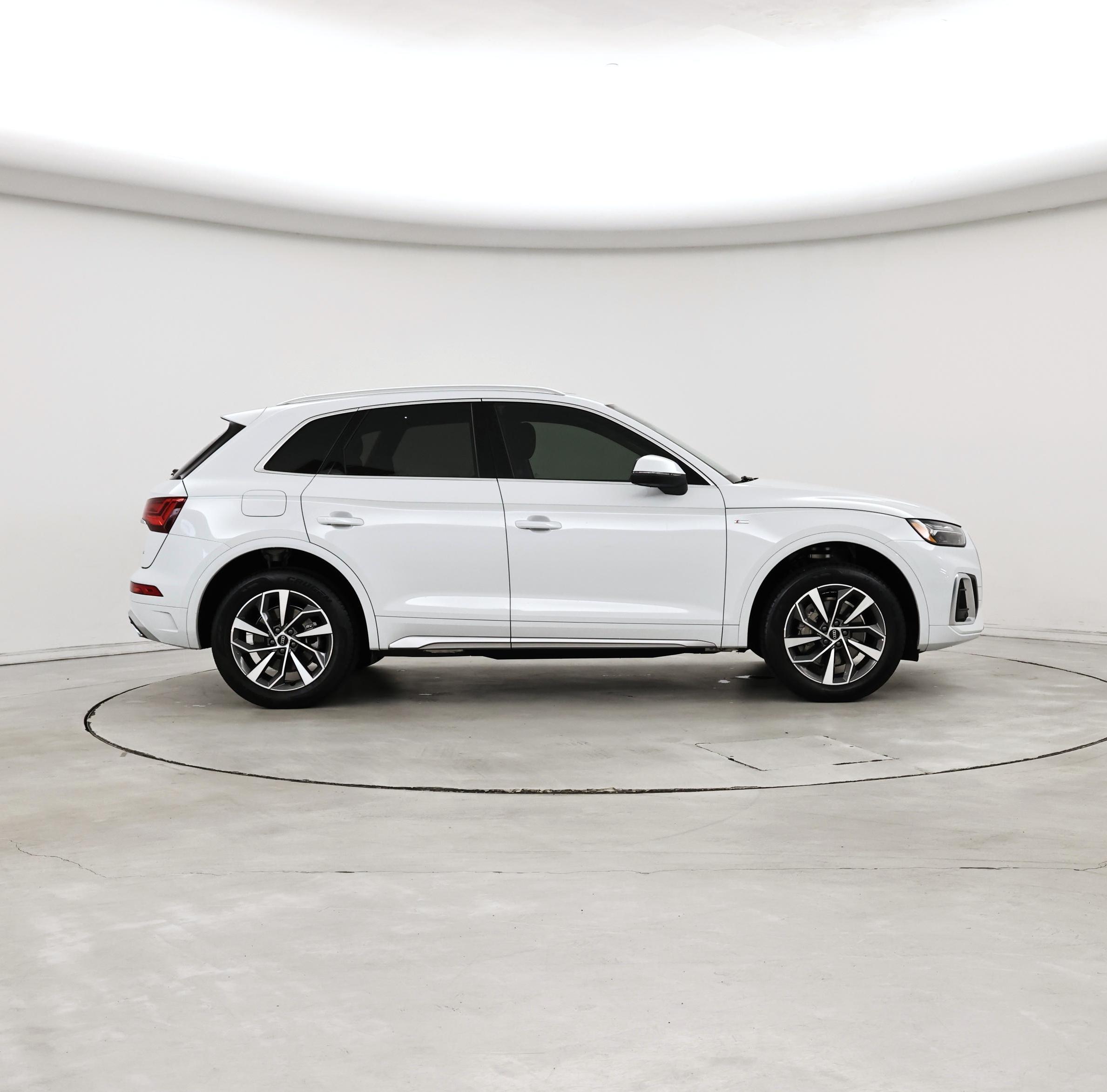 Thumbnail: 2023 Audi Q5 - 7