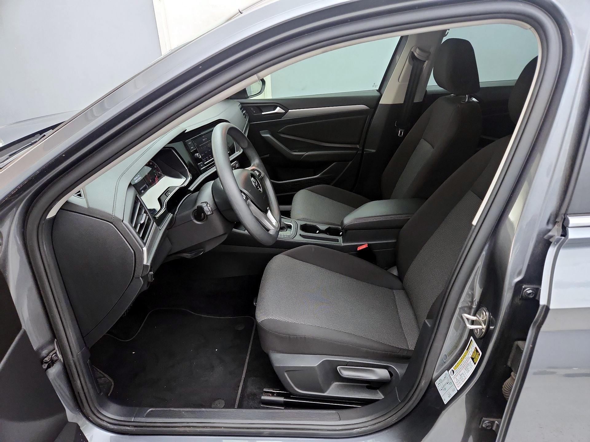 Thumbnail: 2019 Volkswagen Jetta - 11