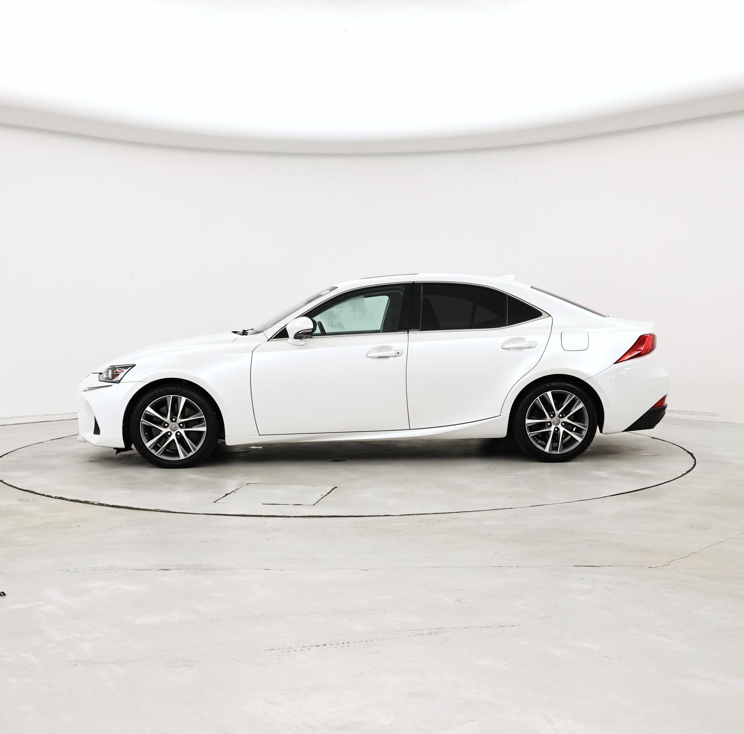 Thumbnail: 2018 Lexus IS - 3