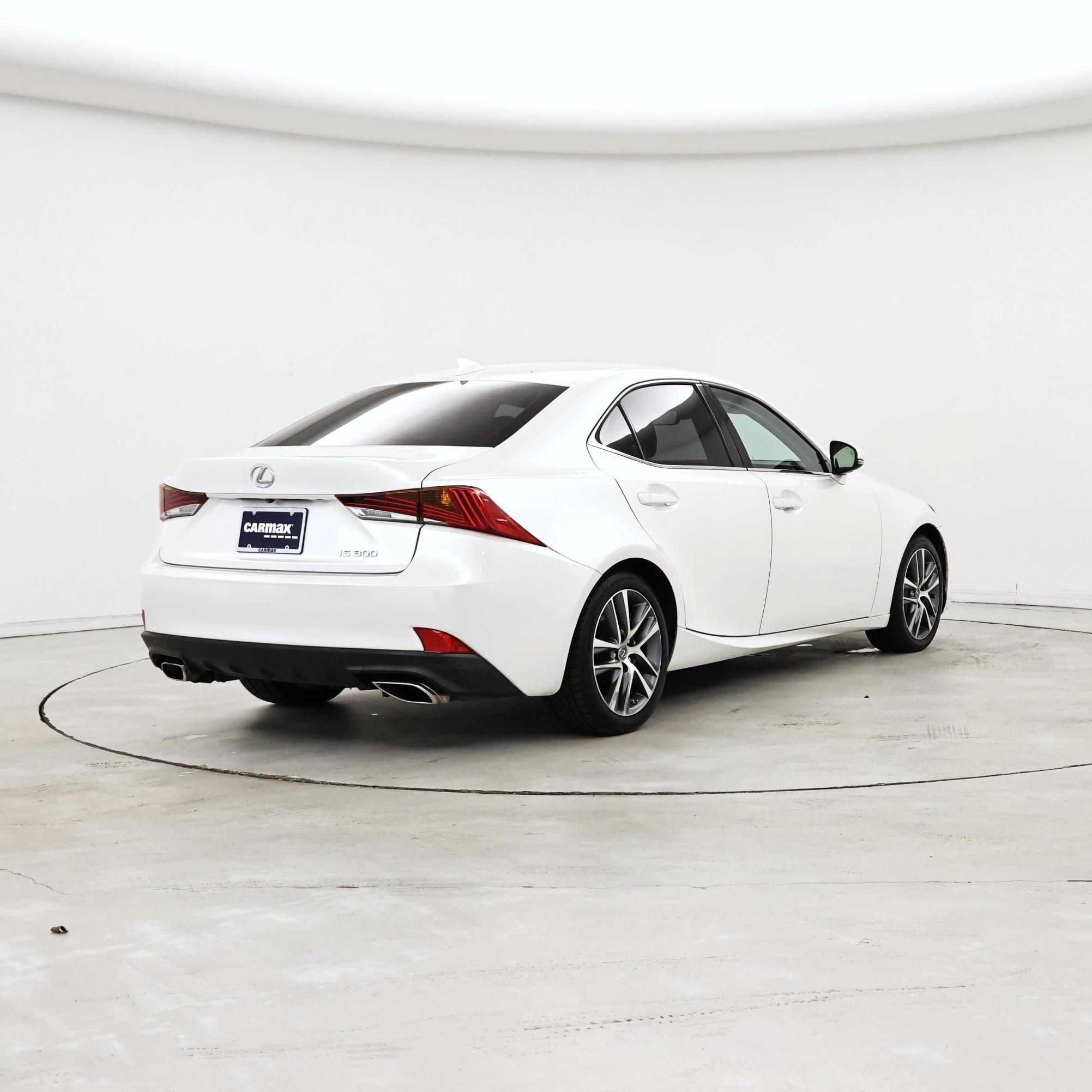Thumbnail: 2018 Lexus IS - 8
