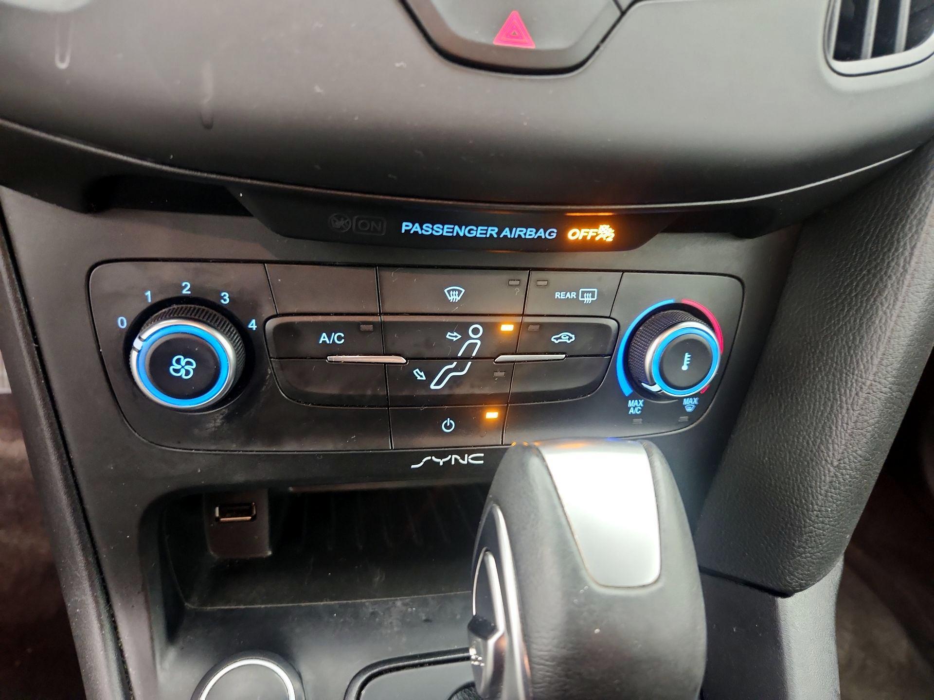 Thumbnail: 2016 Ford Focus - 16