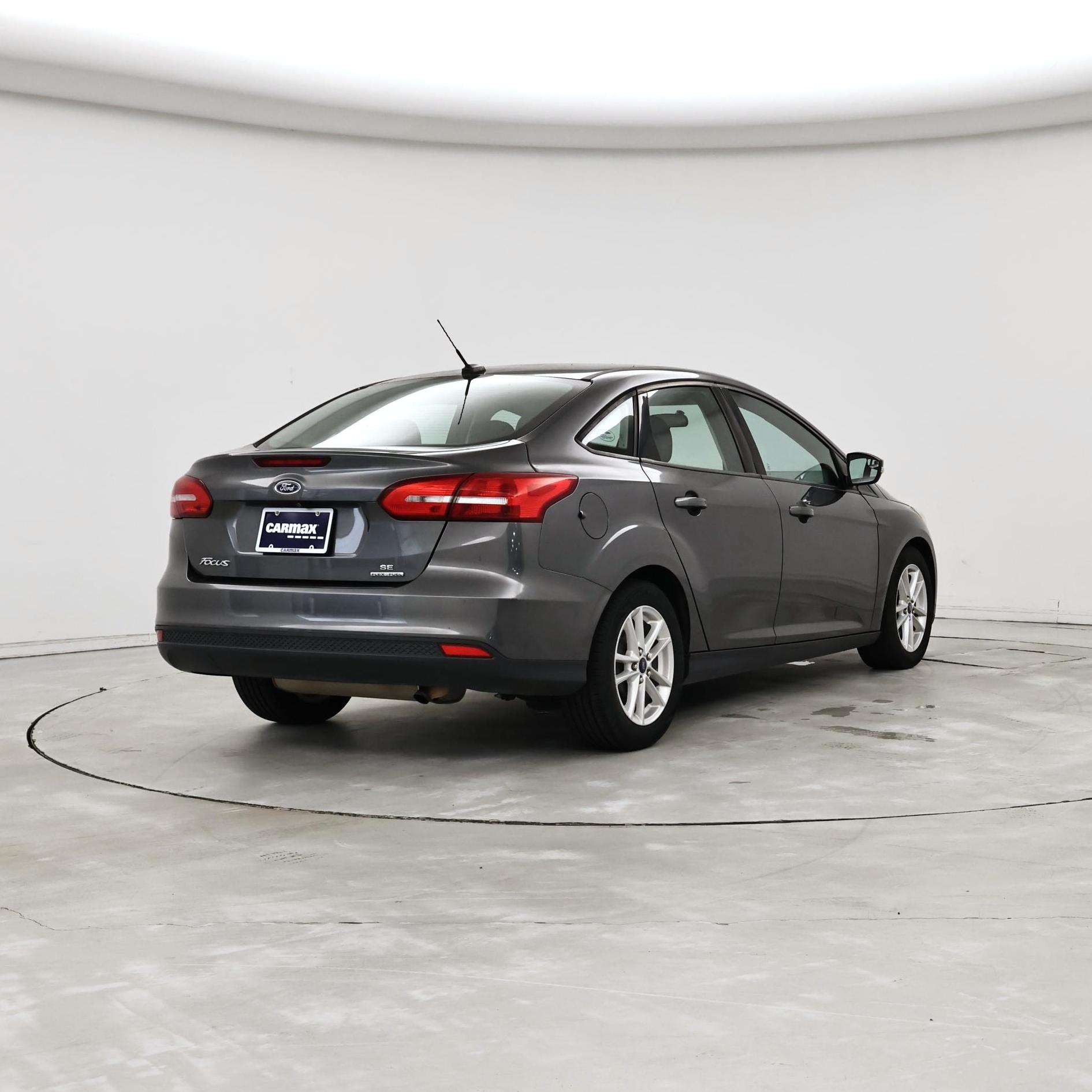Thumbnail: 2016 Ford Focus - 8