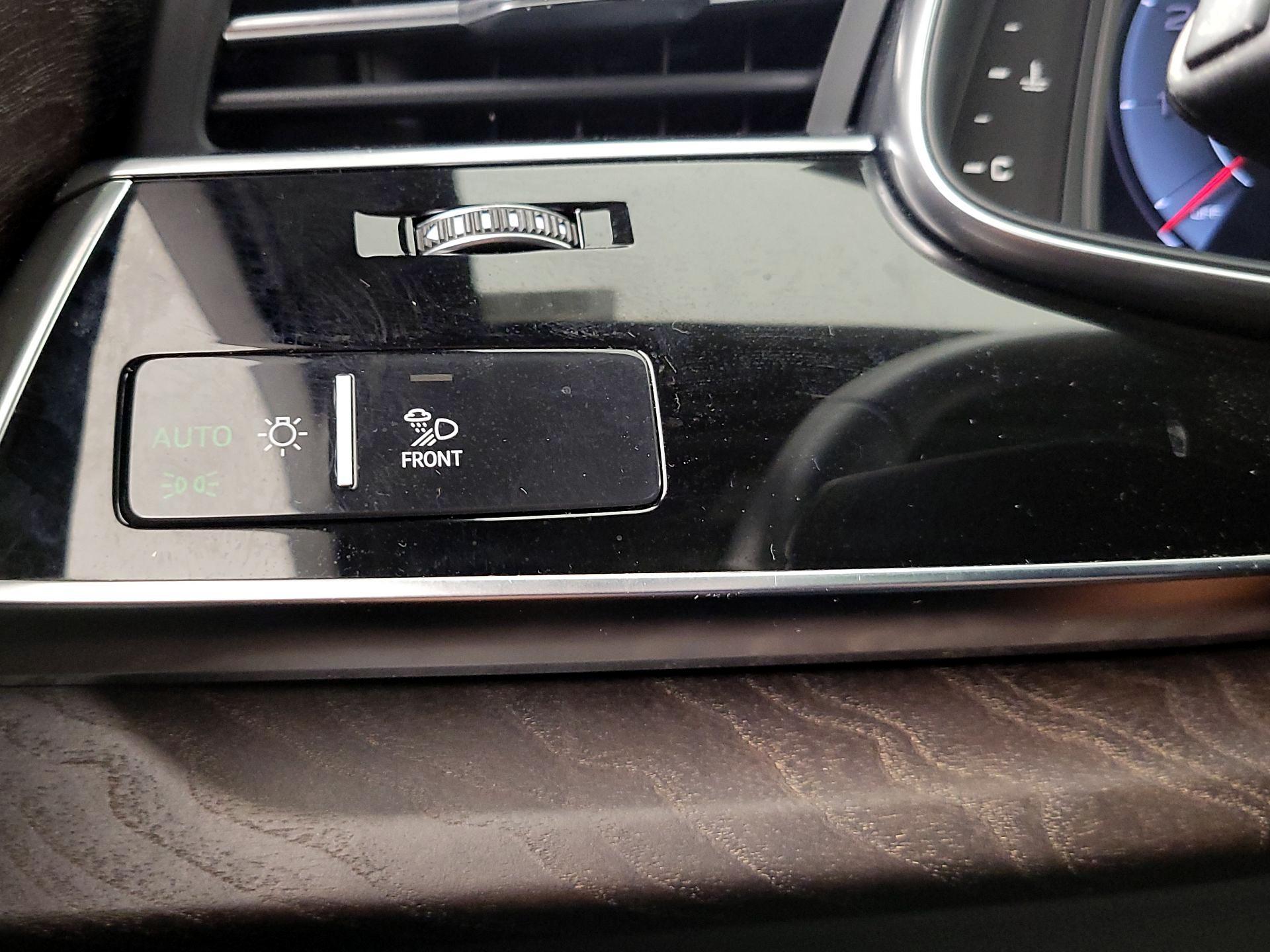 Thumbnail: 2020 Audi Q7 - 13