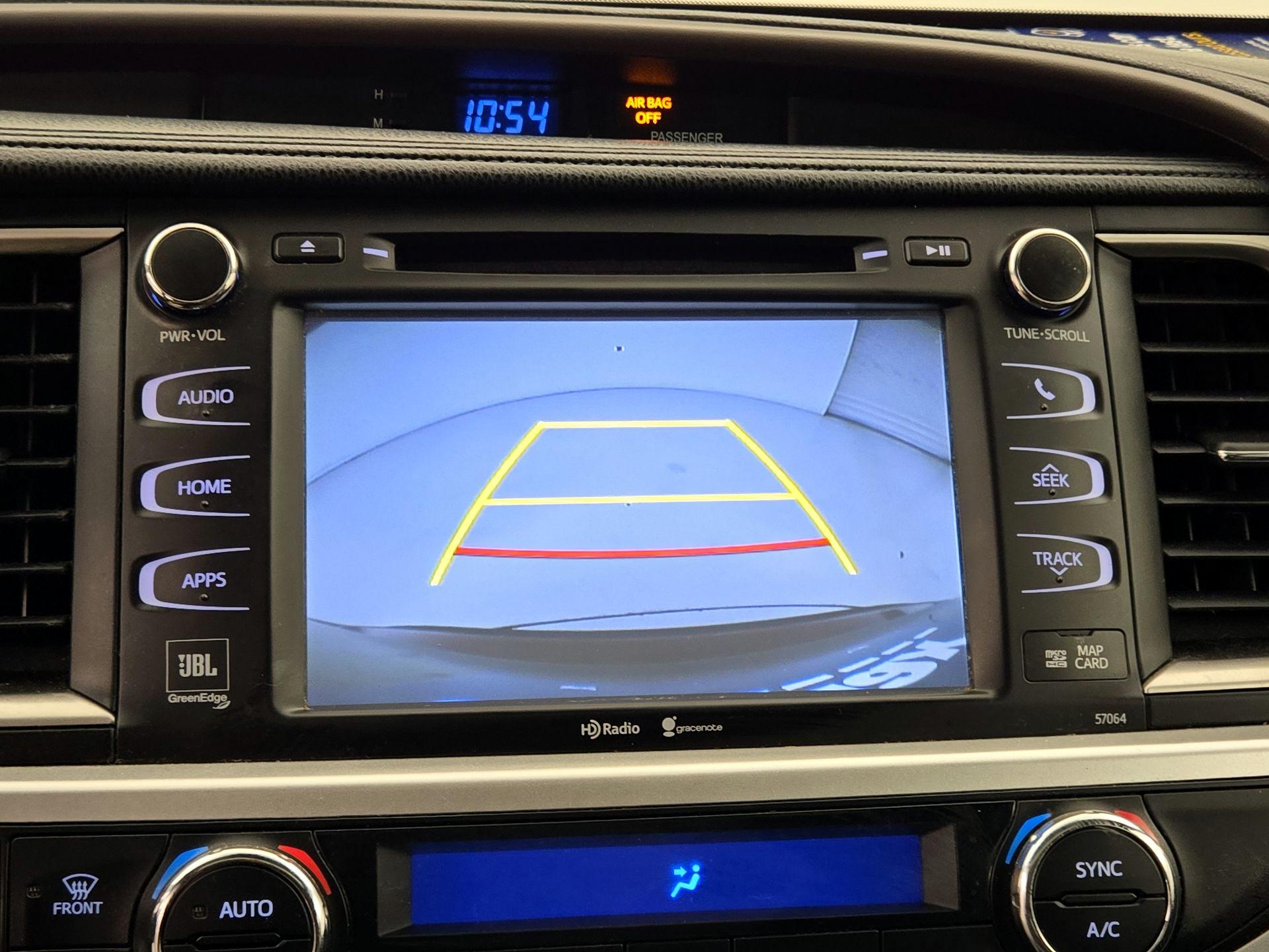 Thumbnail: 2014 Toyota Highlander - 15