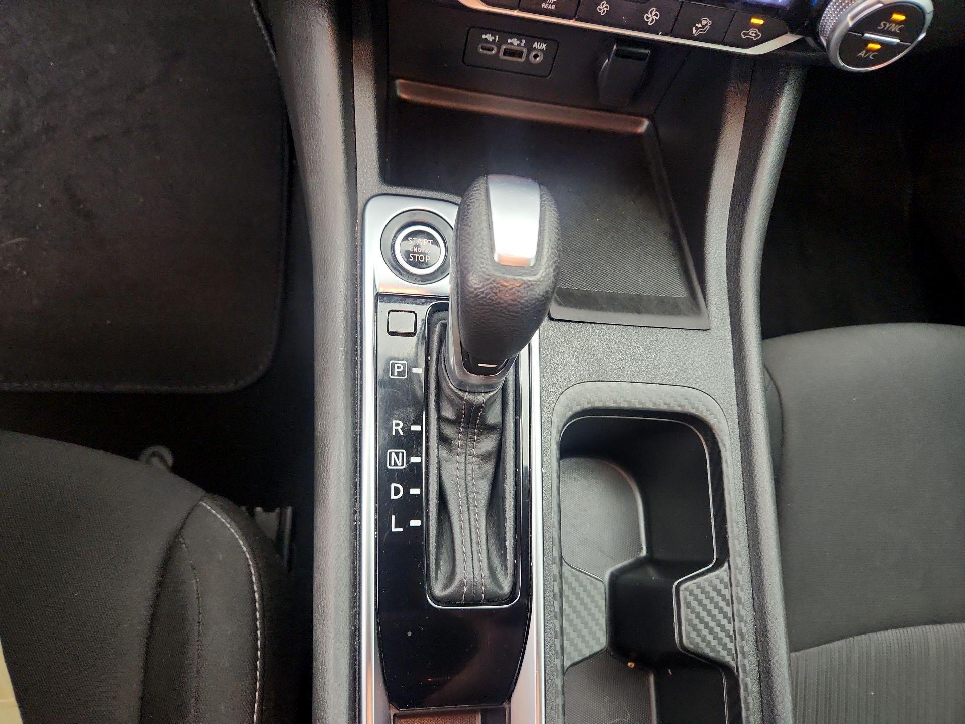 Thumbnail: 2021 Nissan Sentra - 17