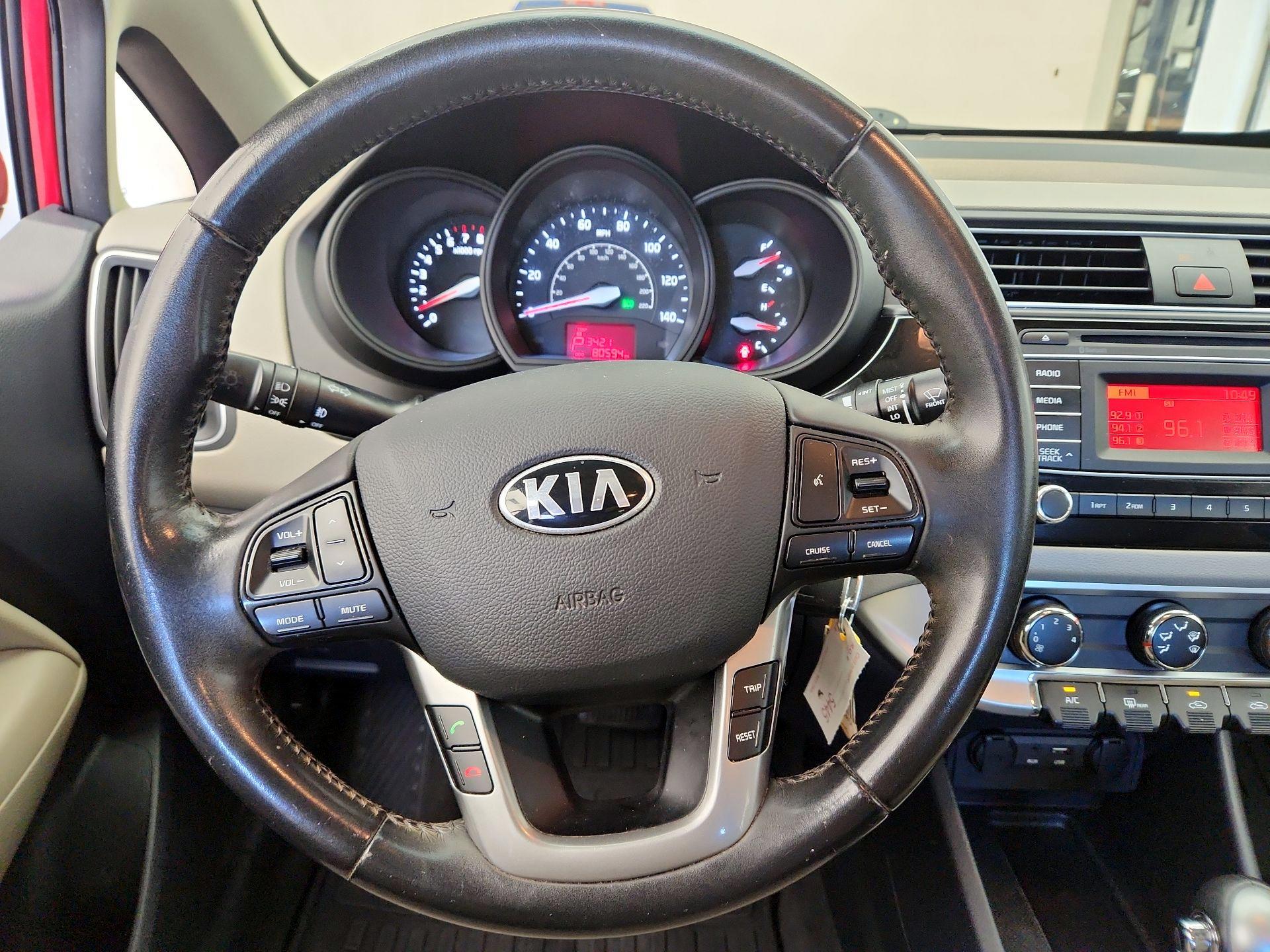 Thumbnail: 2016 Kia Rio - 10