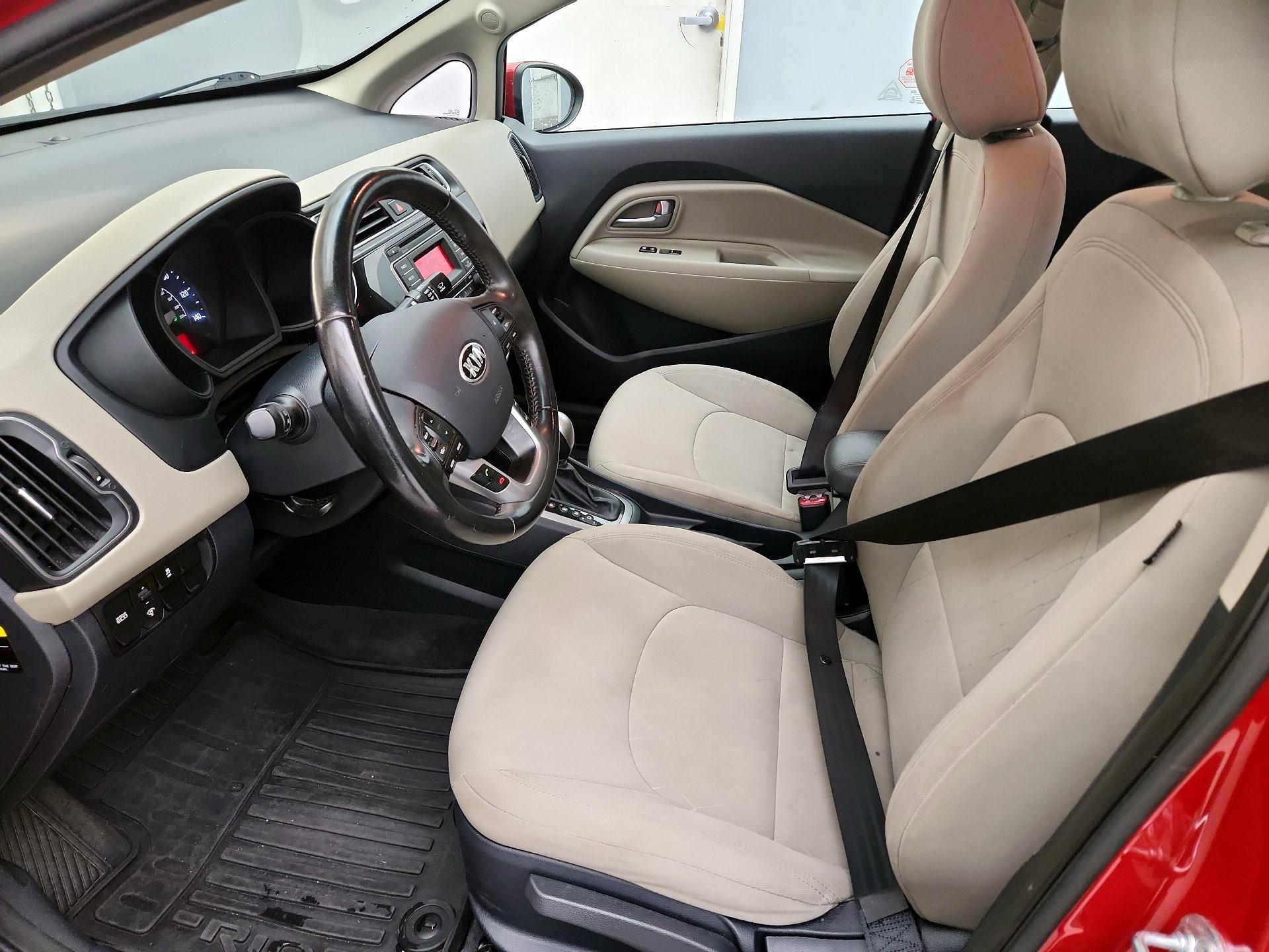 Thumbnail: 2016 Kia Rio - 11